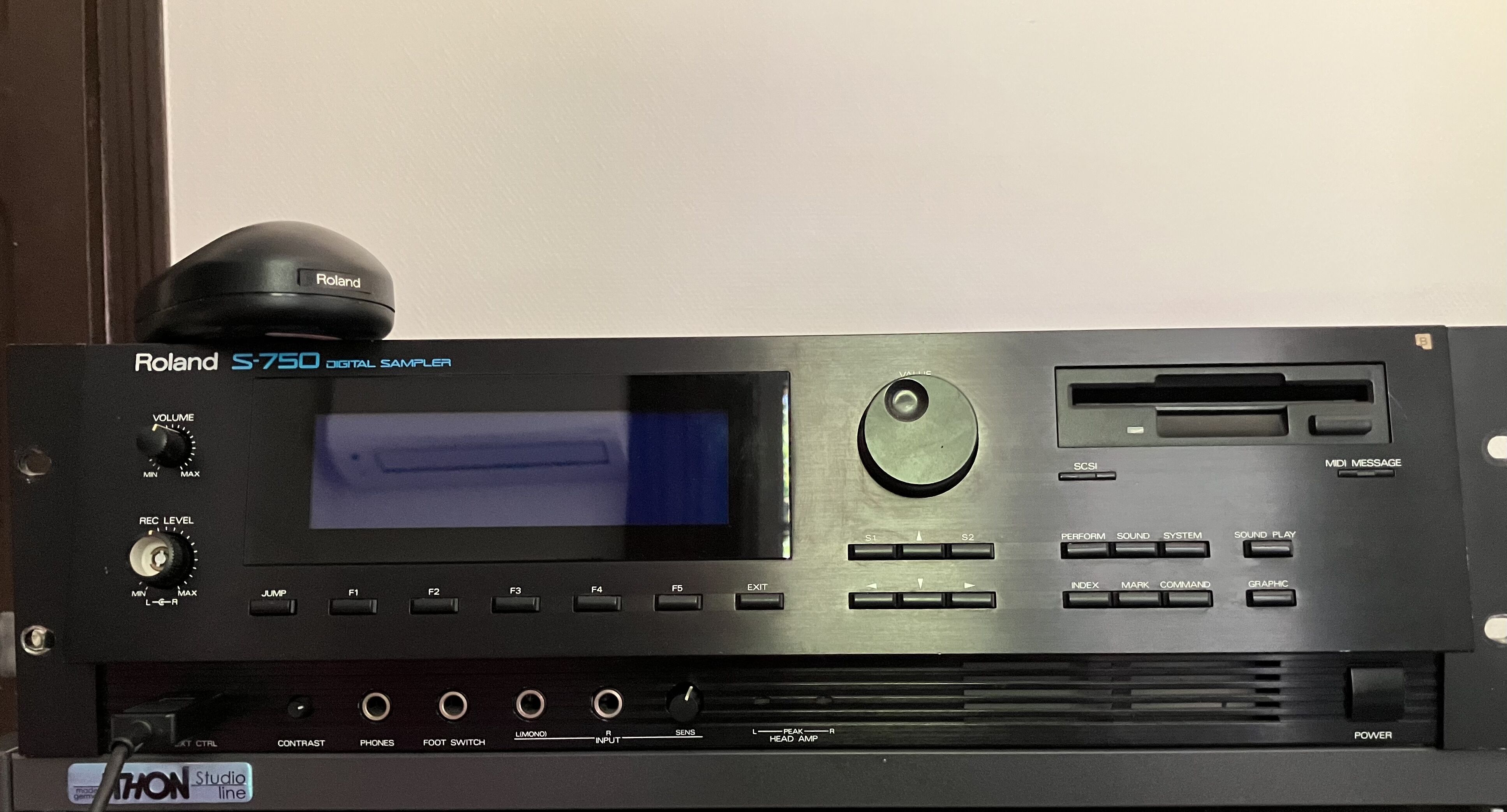 Vends sampler Roland S750