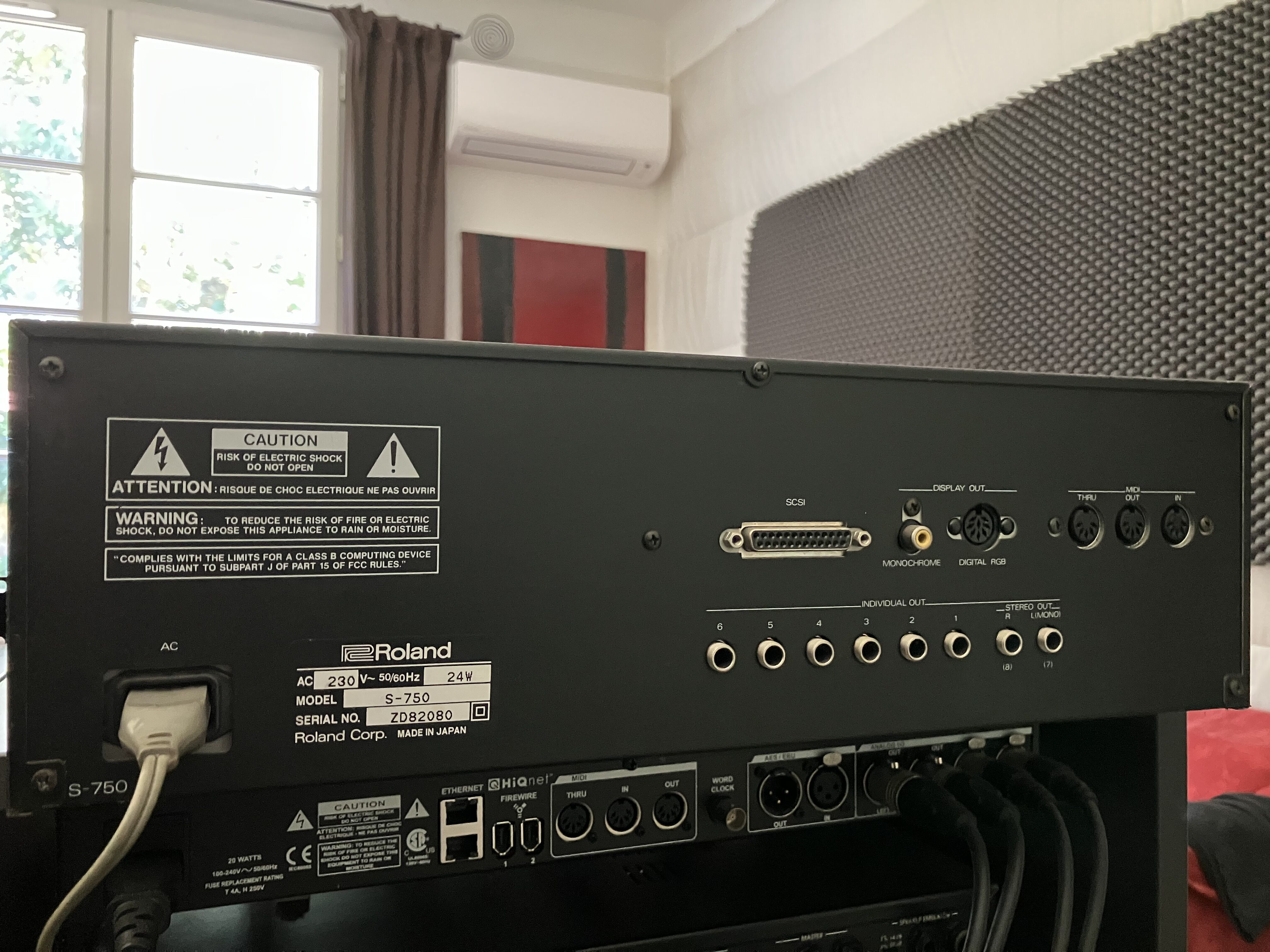 Roland S-750 (93529)