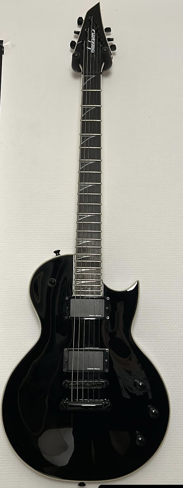 Guitare entière