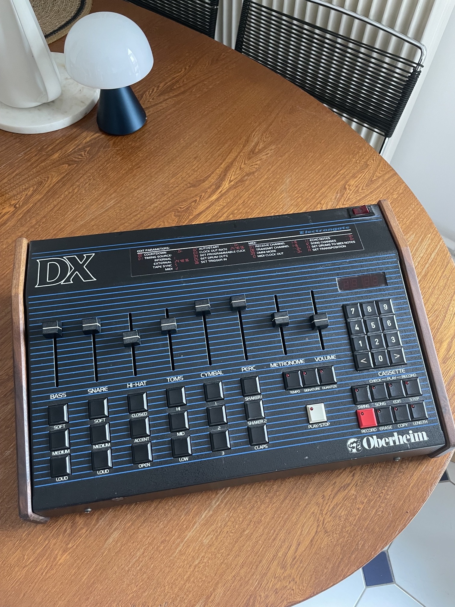 Oberheim DX - boîte à rythme analogique
