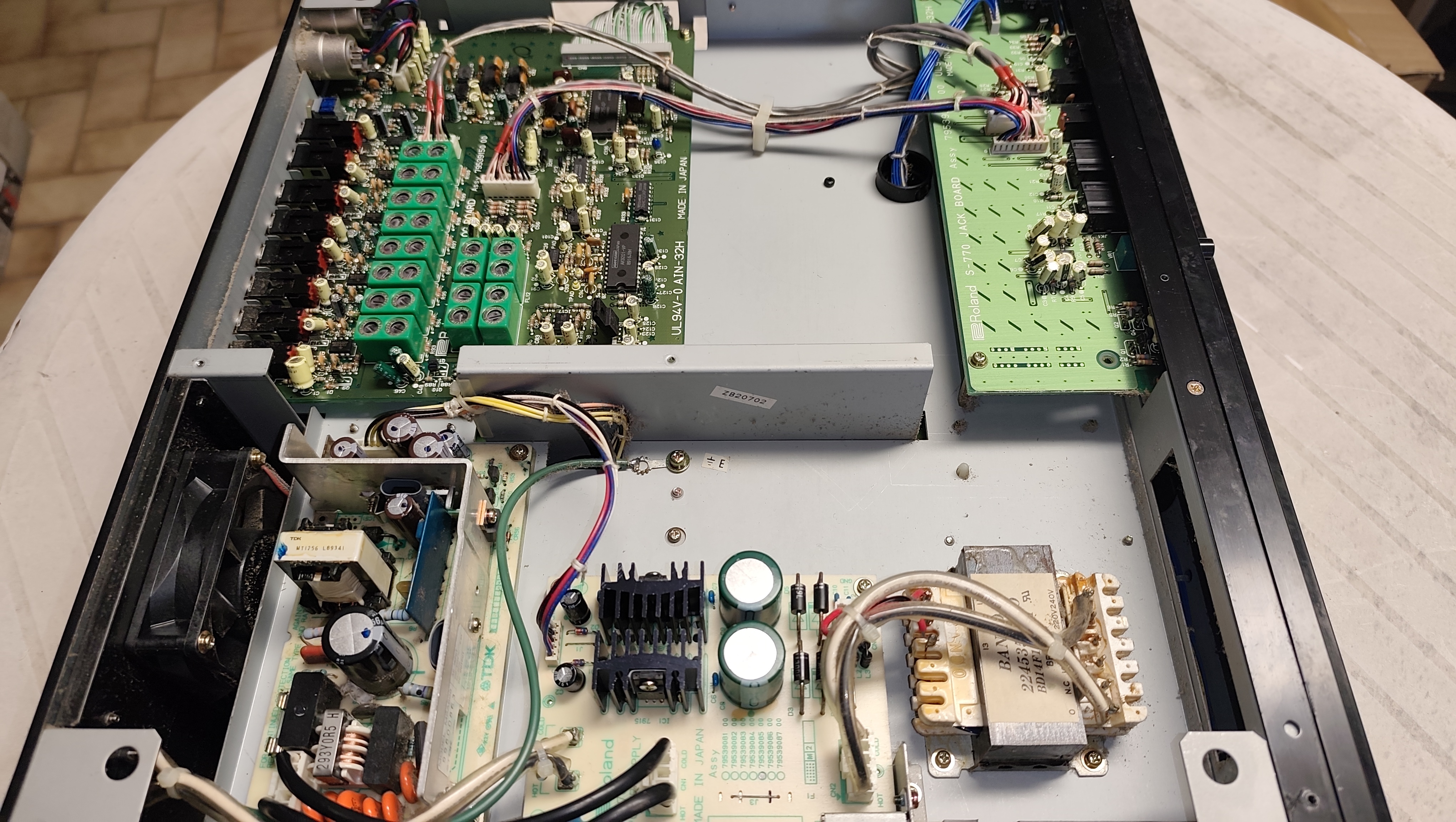Roland S-770 (6832)