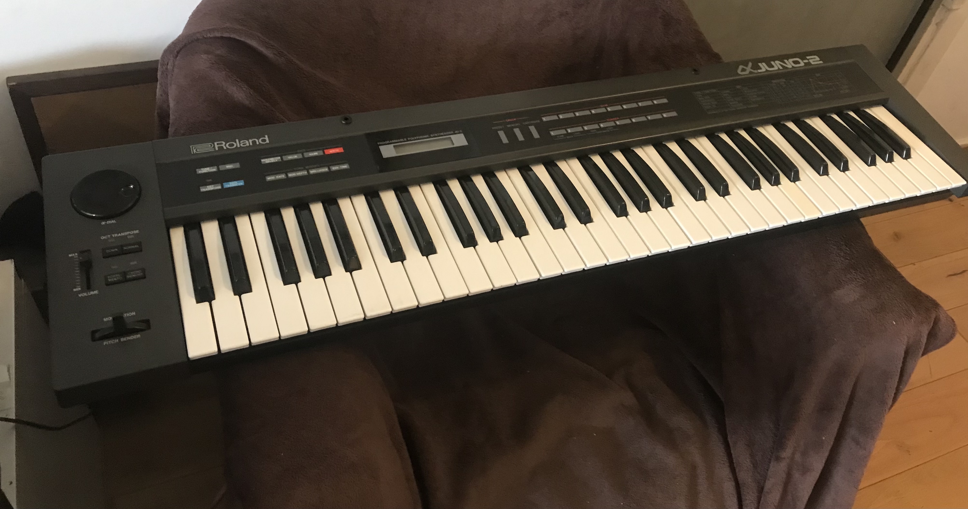 Synthétiseur Roland JUNO-2