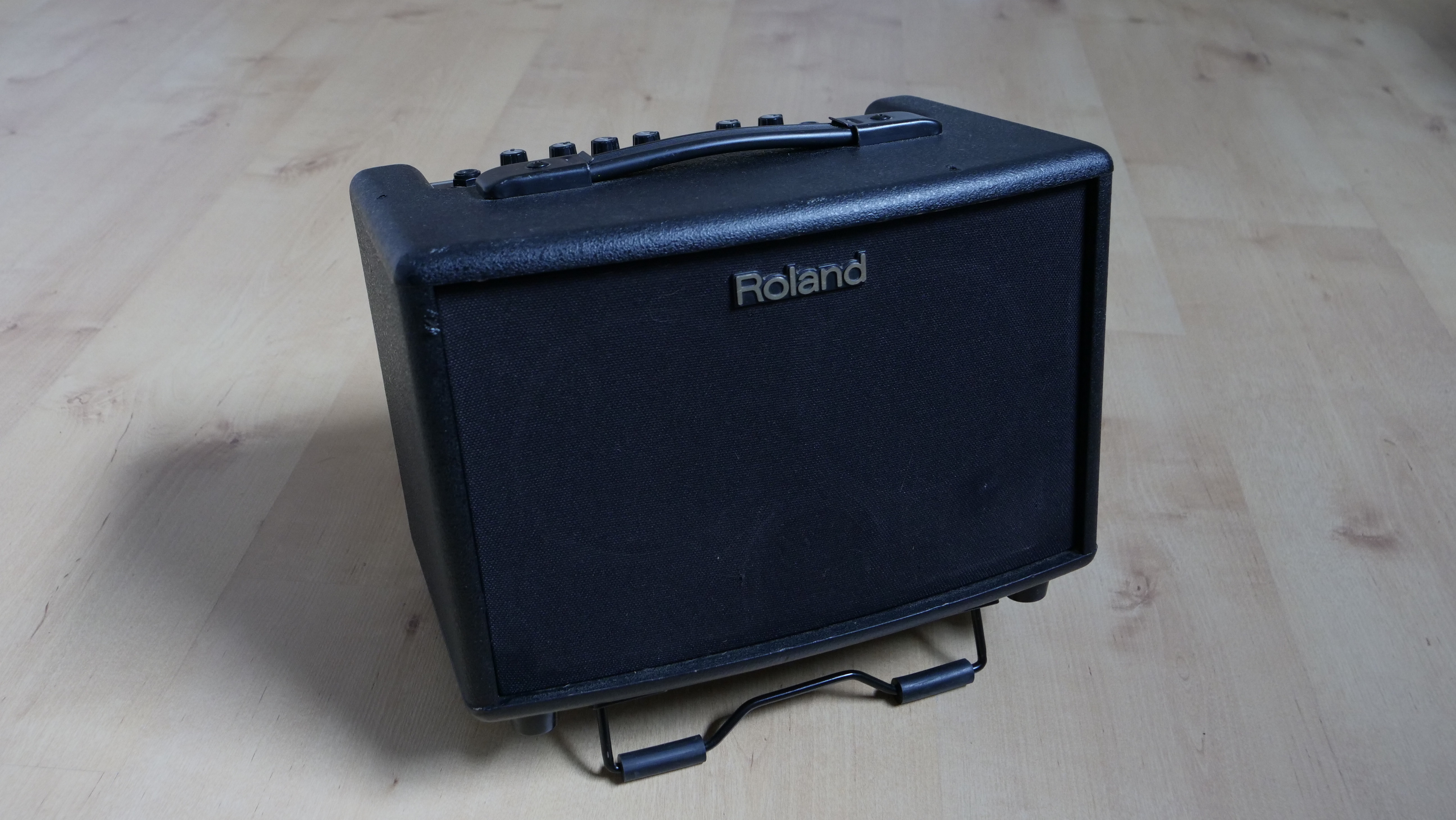 Roland AC-33 avec alim neuve (mais sans bloc de piles)