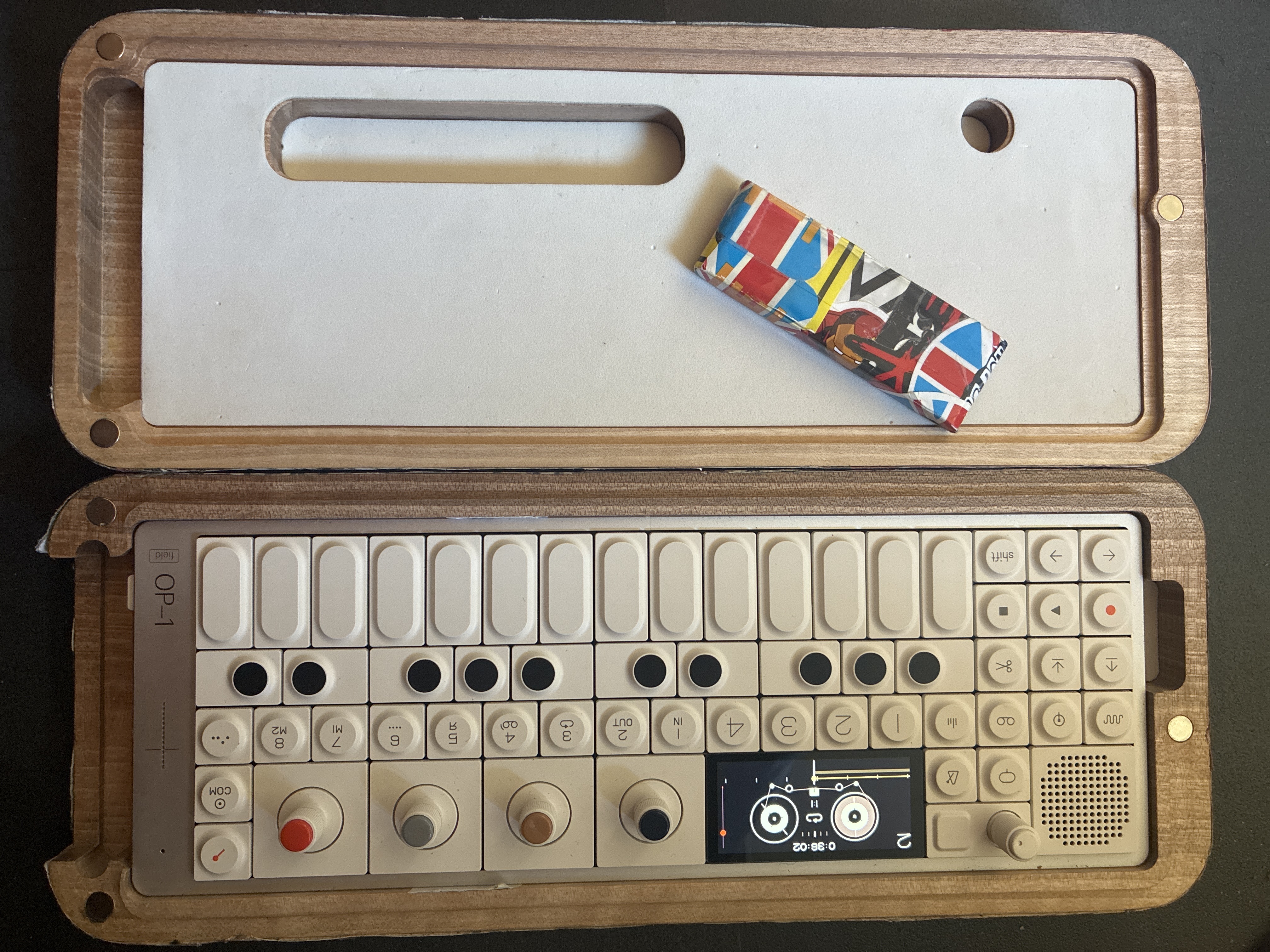 Op-1 field avec case 