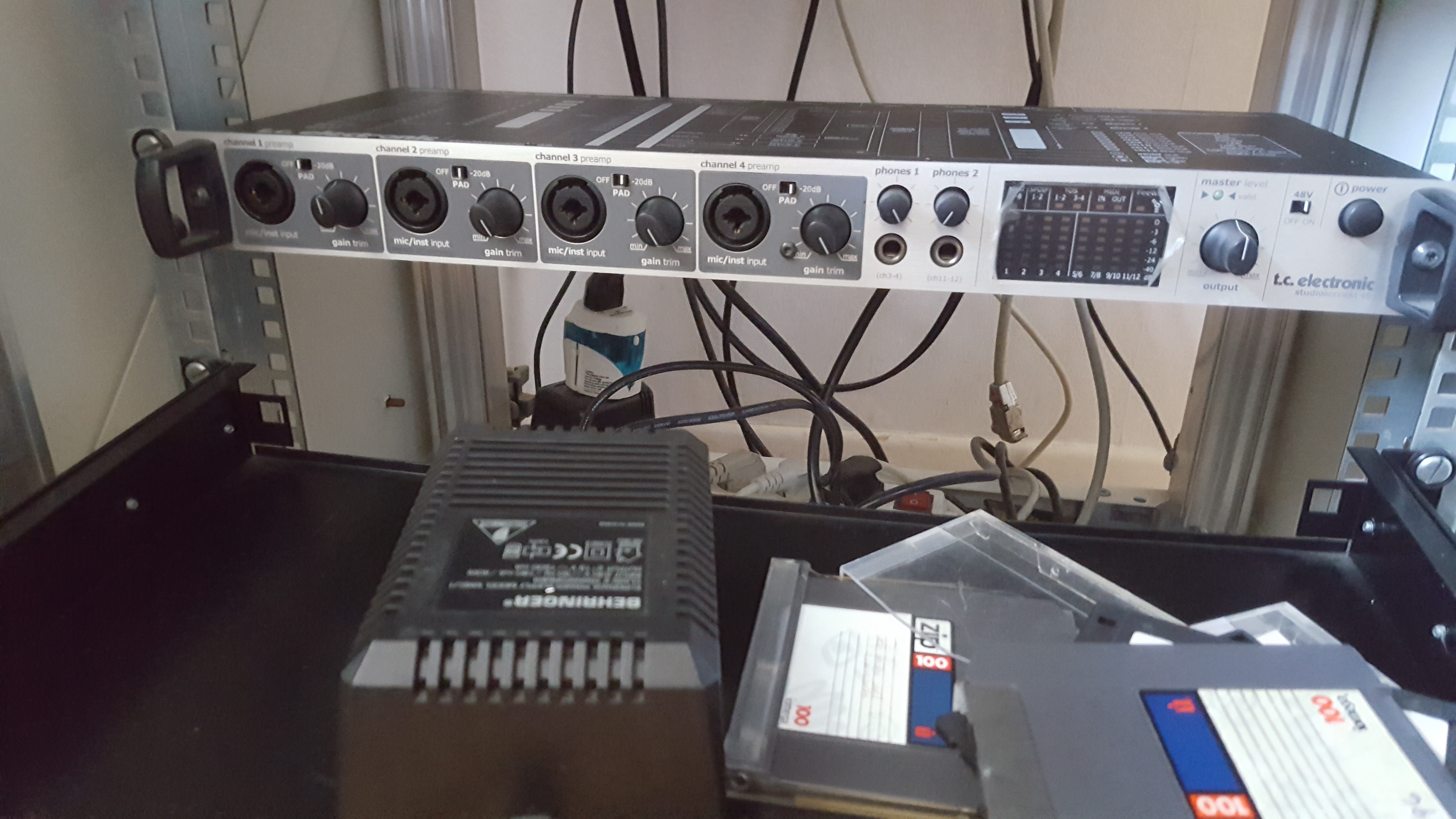 vends tc electronic studiokonnekt 48 révisé et en parfaite état de marche