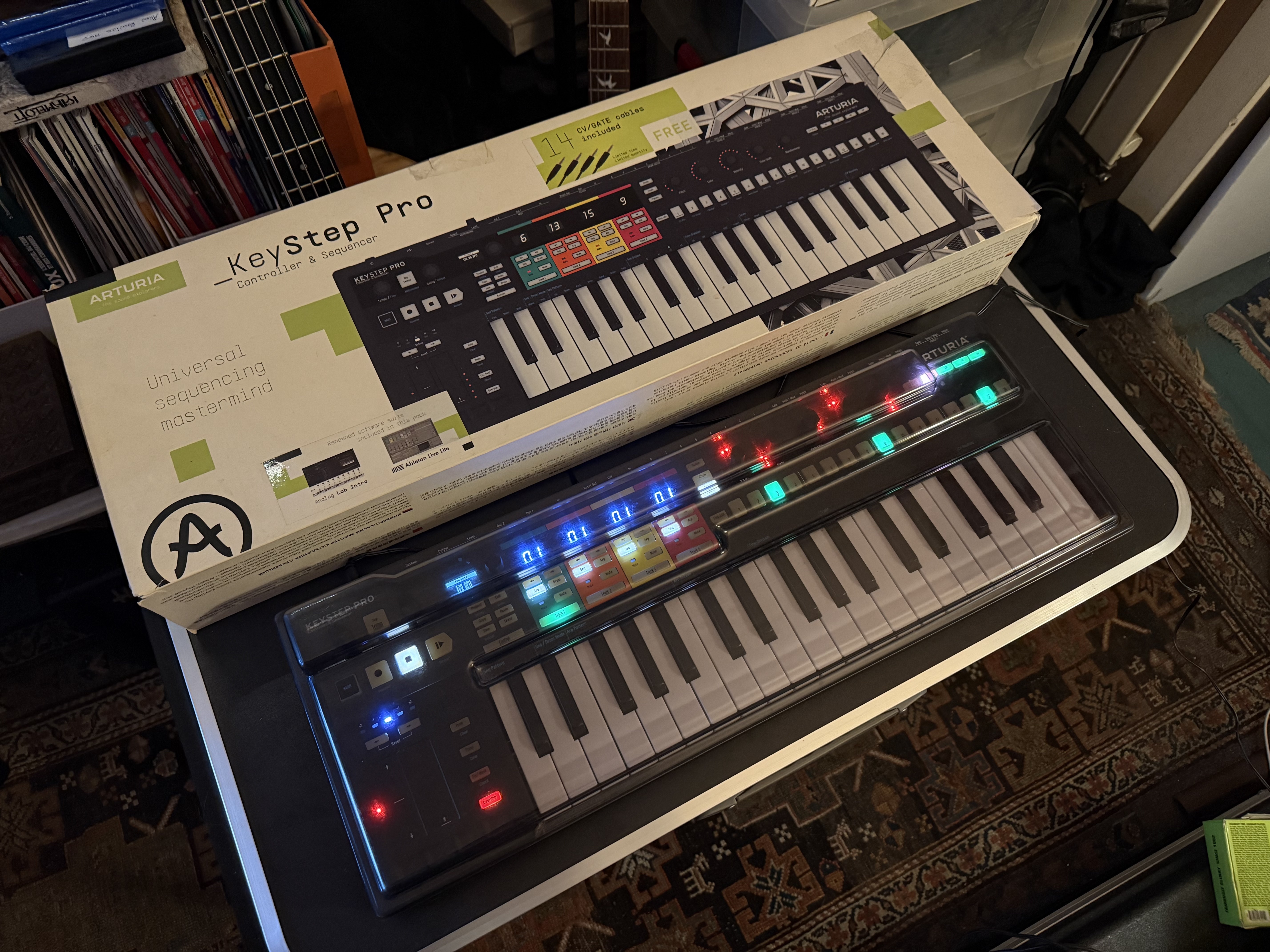 Vends Arturia Keystep Pro Black + Decksaver + 14 cables CV gates incl. TBE. Exp 24H