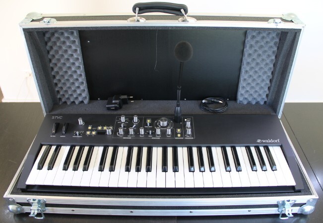 Vend synthétiseur corde/vocoder WALDORF STVC et flight case sur mesure