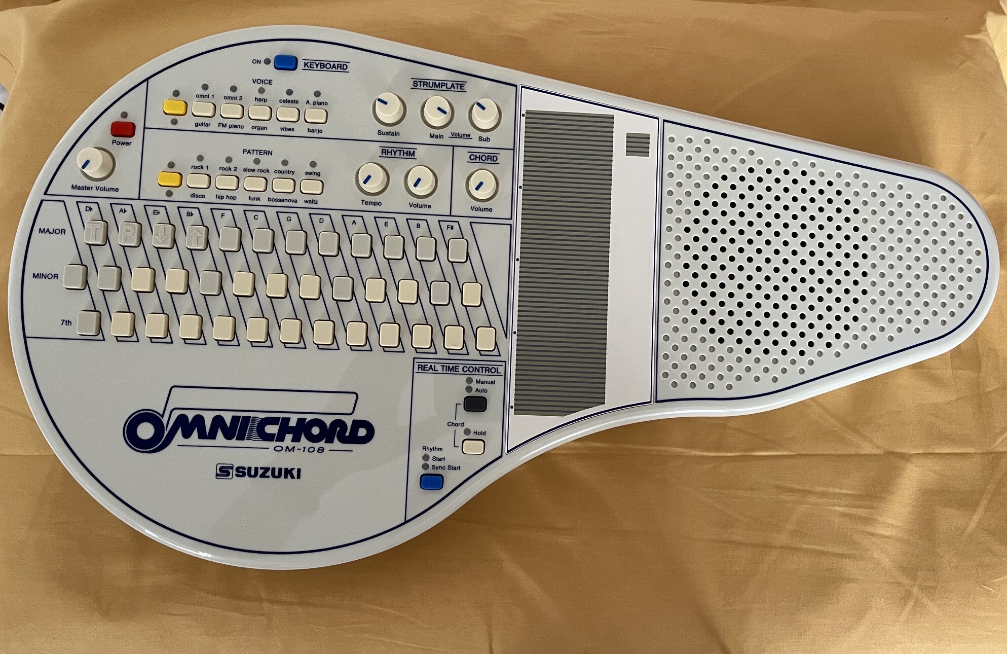 Suzuki Omnichord OM-108
