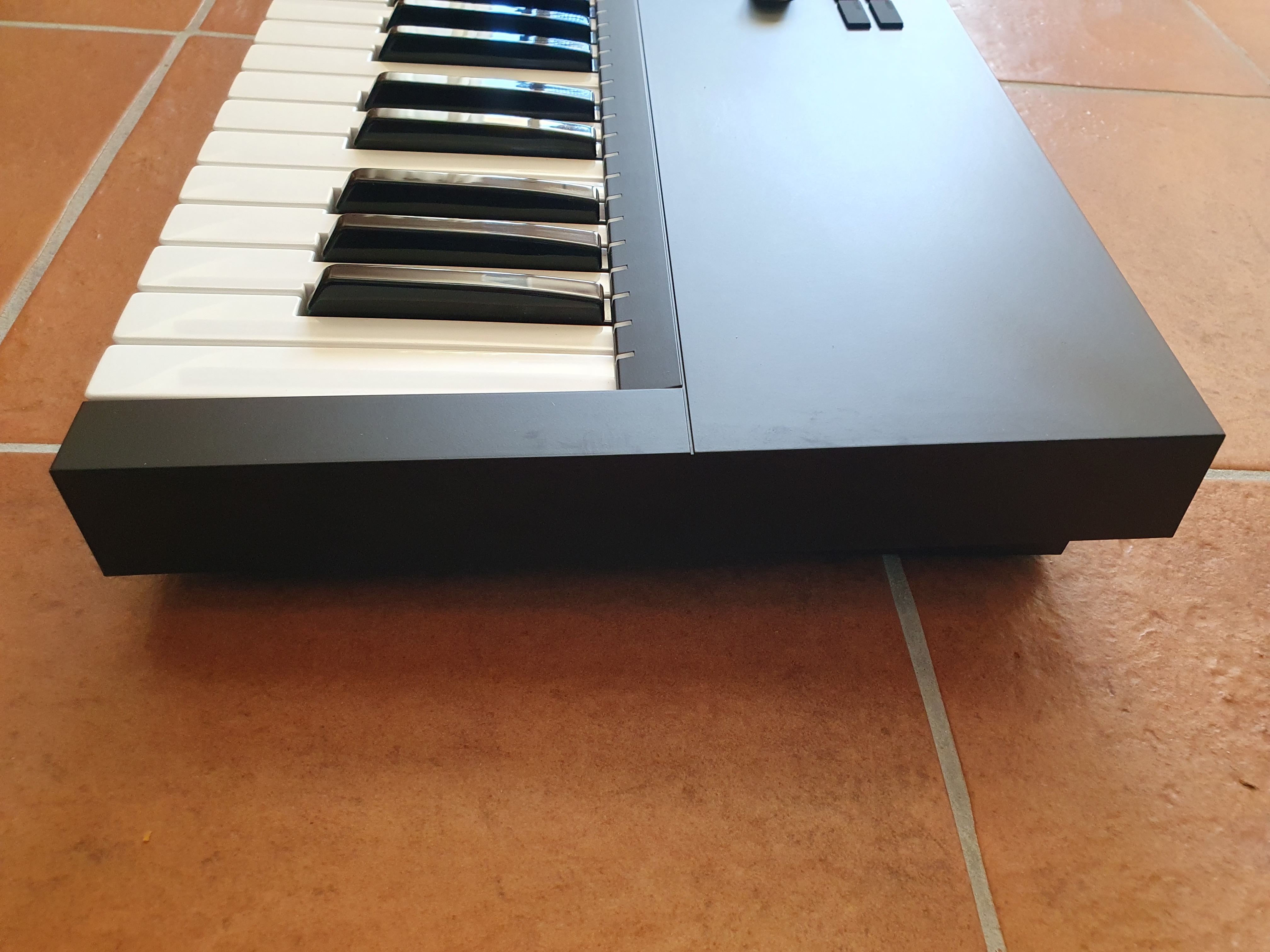 Vends NI Komplete Kontrol S61 MK2 (2020) 1ère main comme neuf