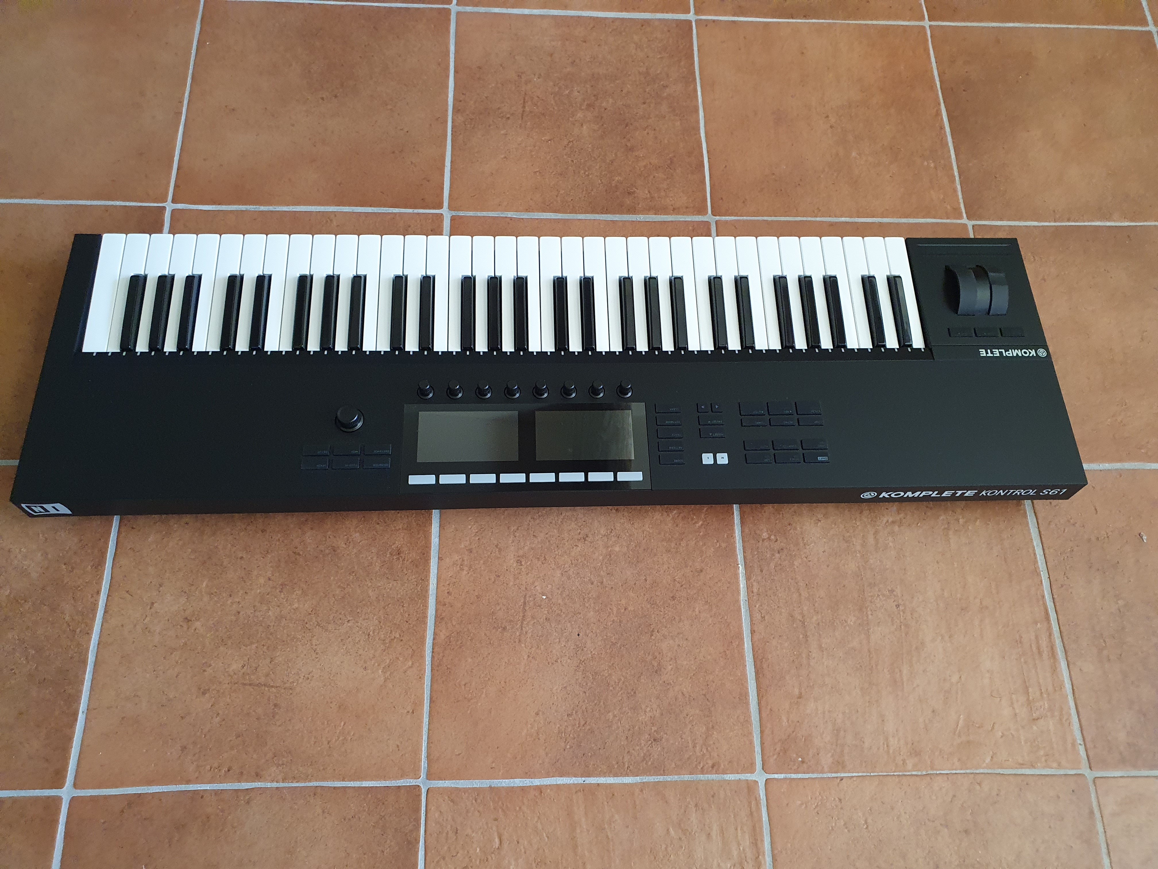 Komplete Kontrol S61 MK2-Vue du dessus arrière