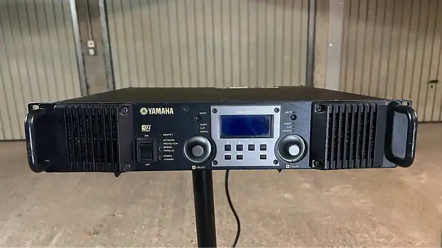 YAMAHA TX5n amplificateur de tournée