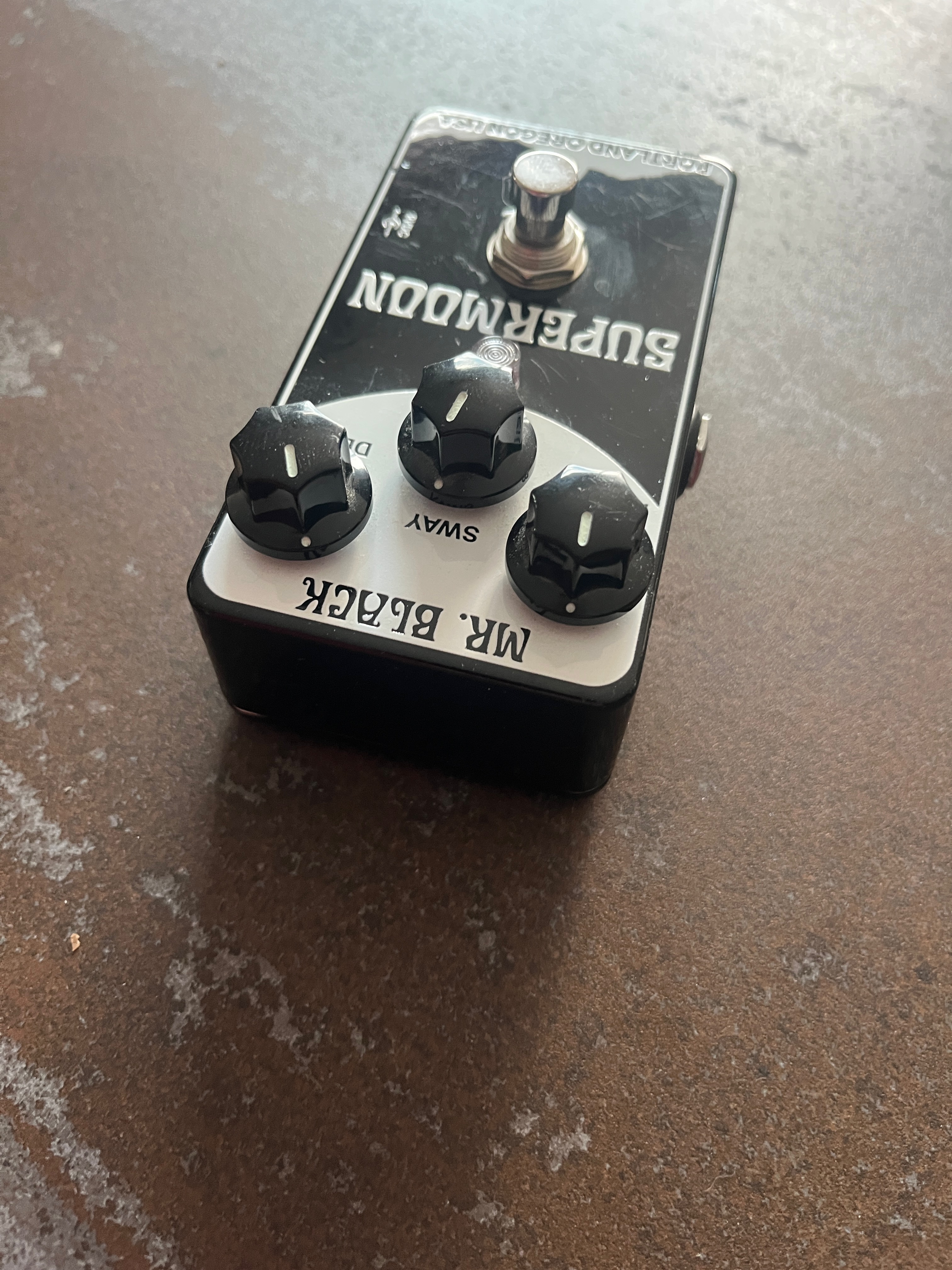 Mr. Black SuperMoon (40245)