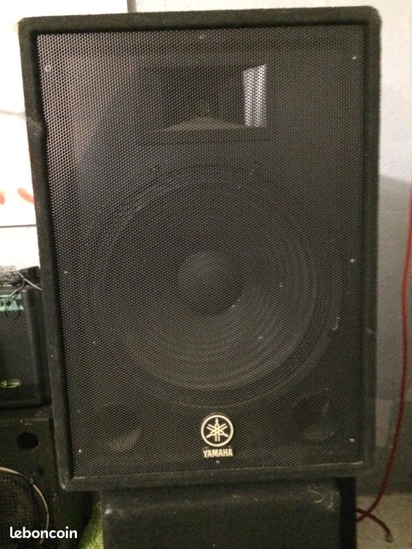2 enceintes "pro" Yamaha AX15 - Bon état général