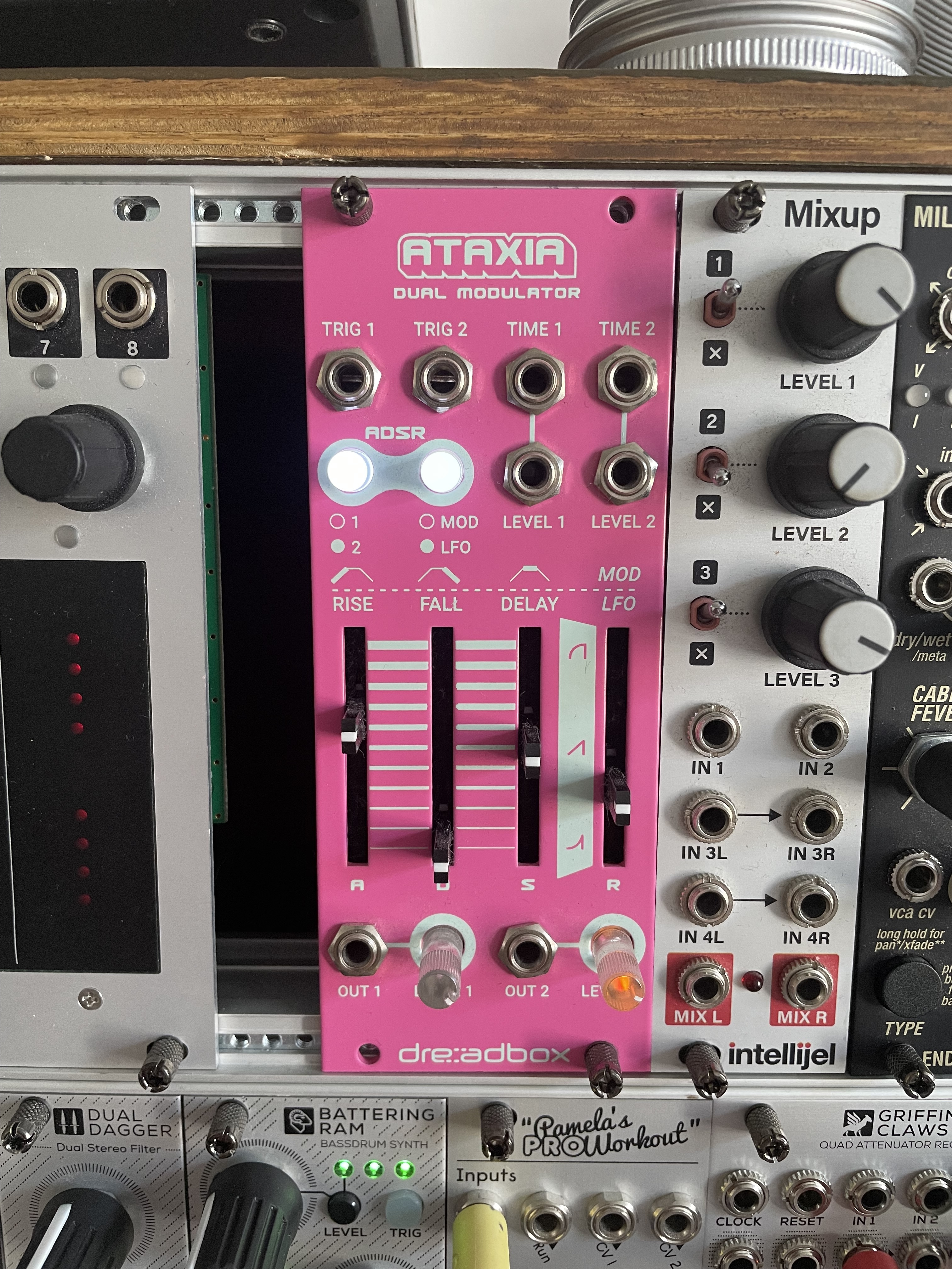 Dreadbox Ataxia TBE