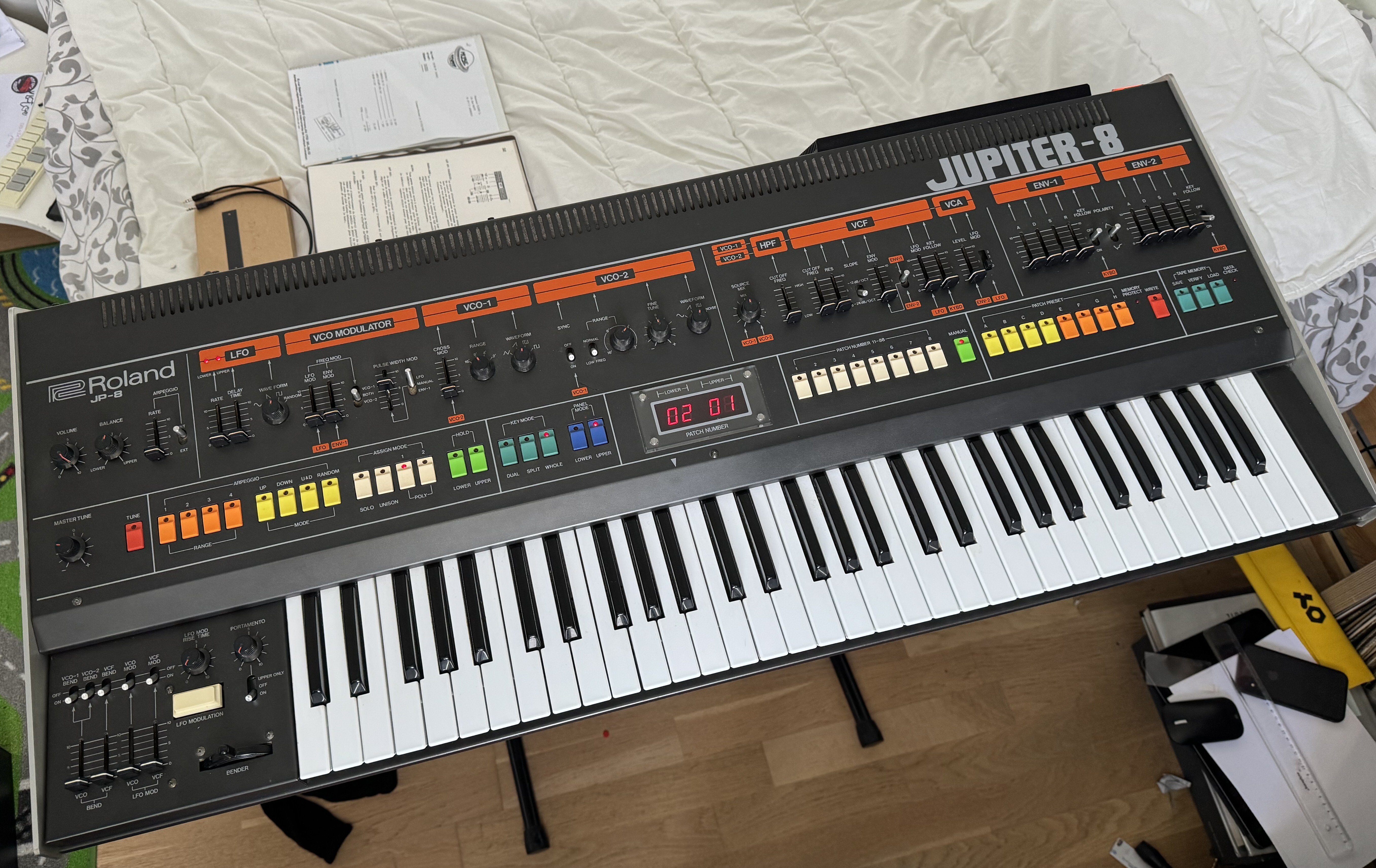 Roland Jupiter-8 (40438)