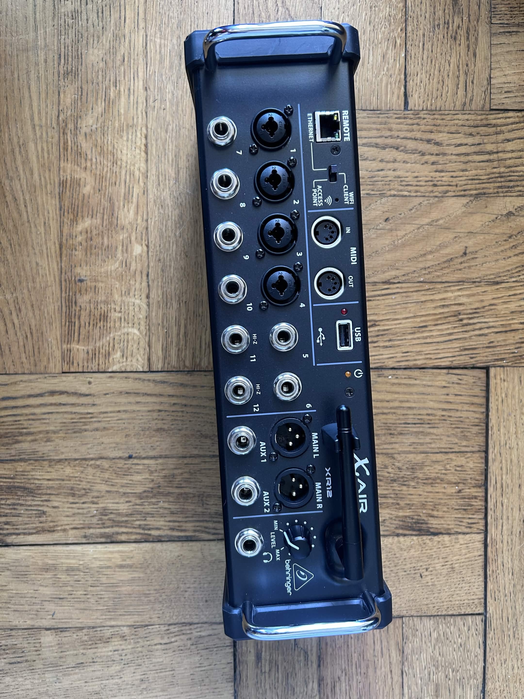 Behringer X Air XR12