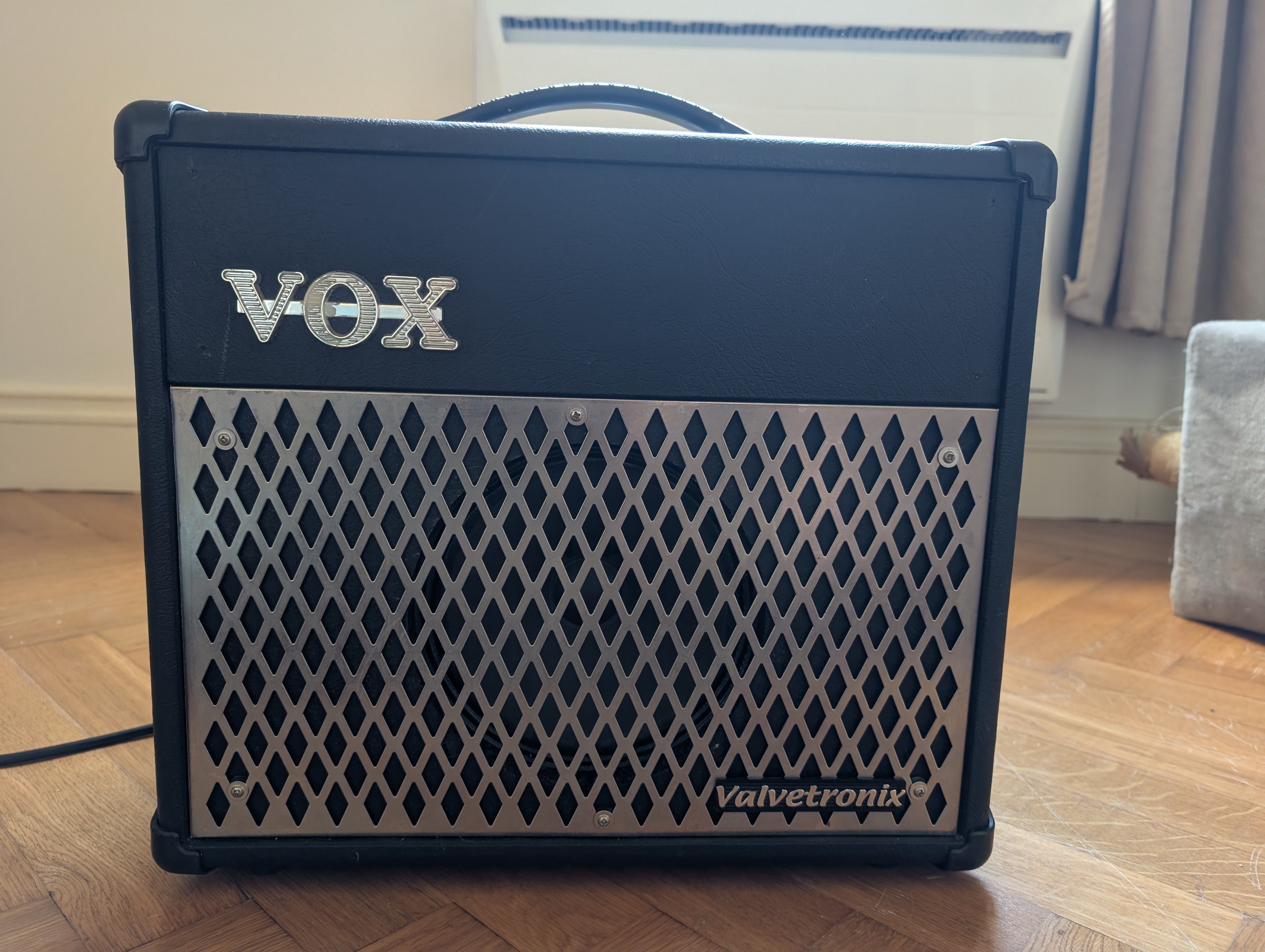 Vends ampli guitare VOX vt15 