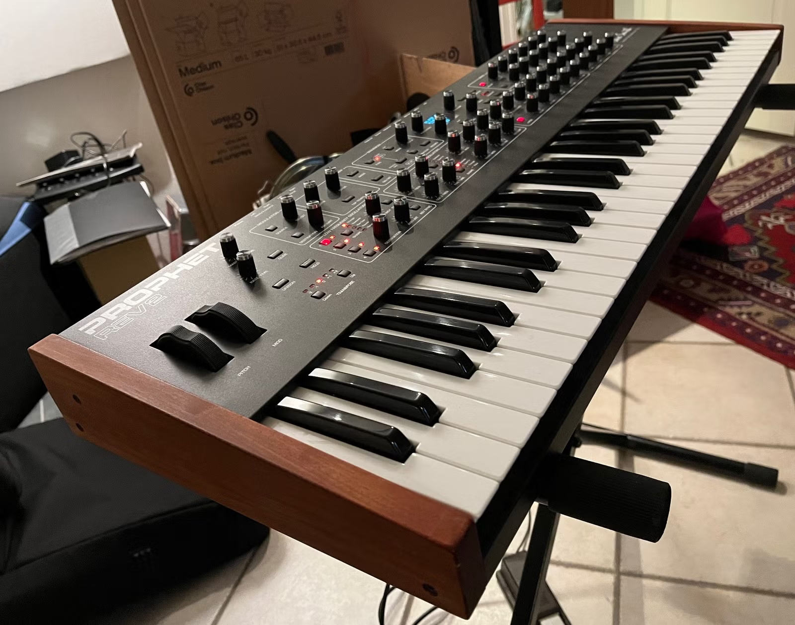 Dave Smith Instruments Prophet REV2 8 voix (89314)