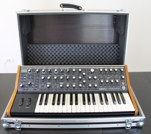 Vends Moog Sub 37 avec flight case sur mesure