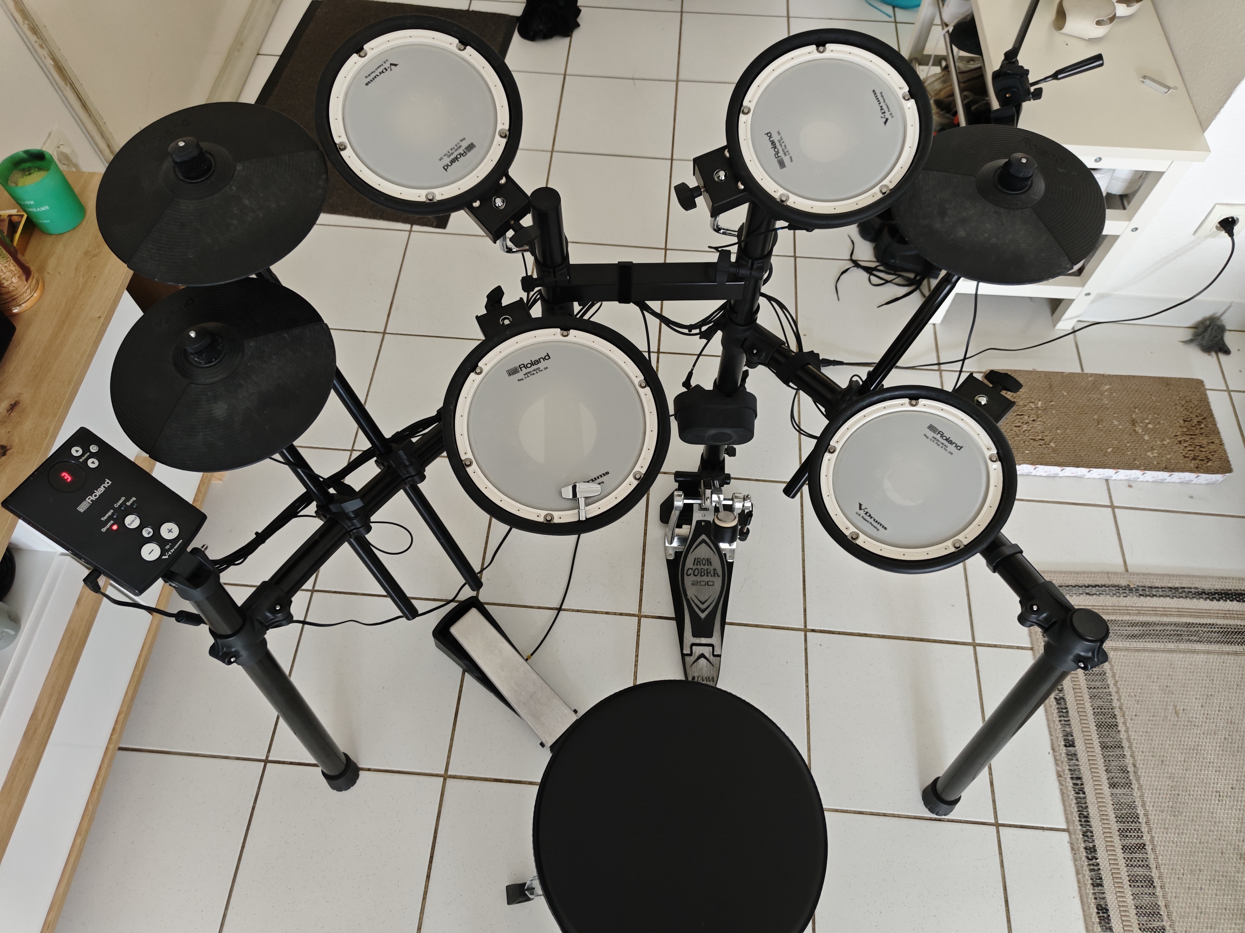 Batterie électronique Roland TD-1 + Iron Cobra 200 + siège Pearl