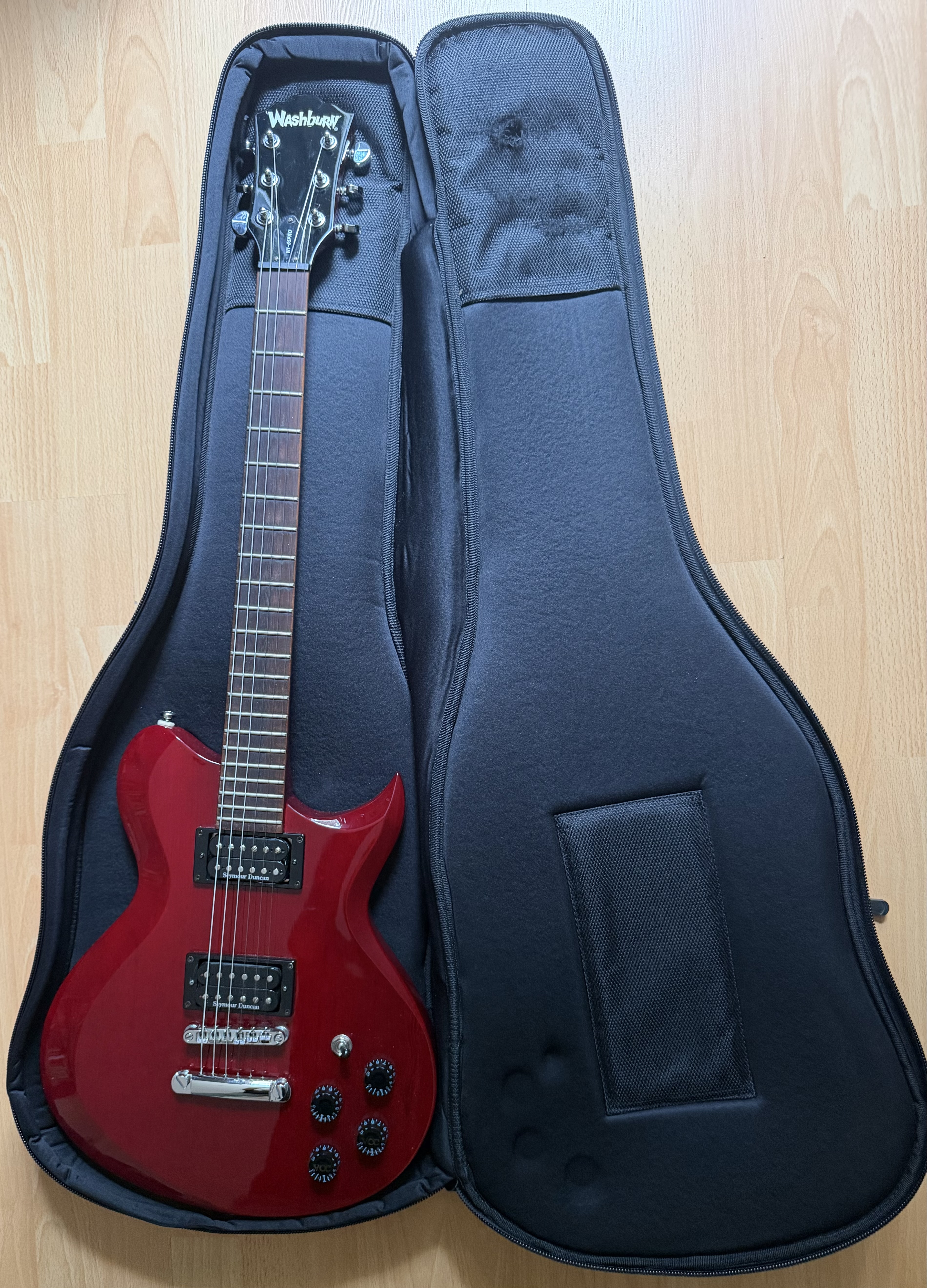 Vends Guitare Wahsburn excellent état 