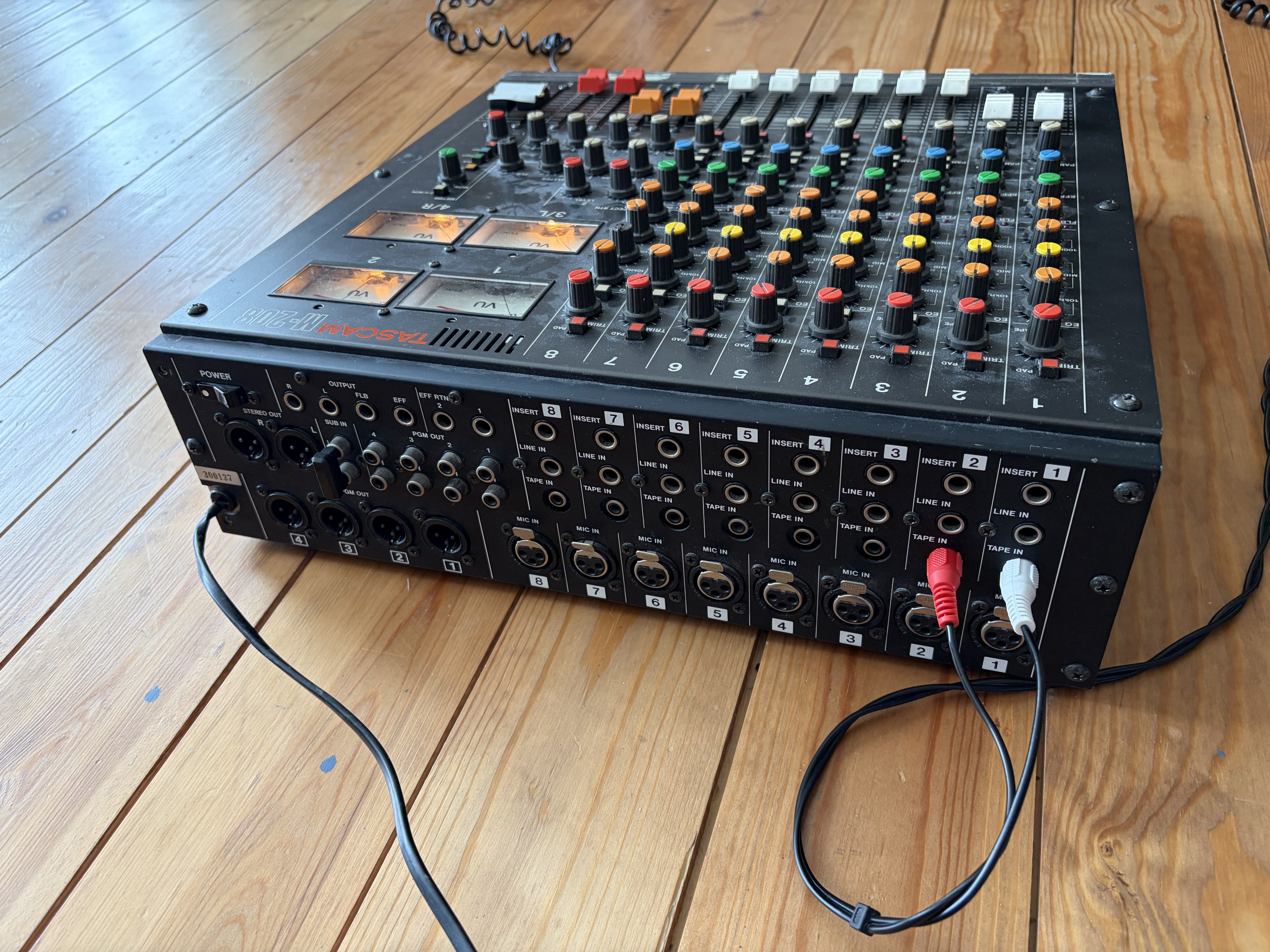 Tascam M-208 (97278)
