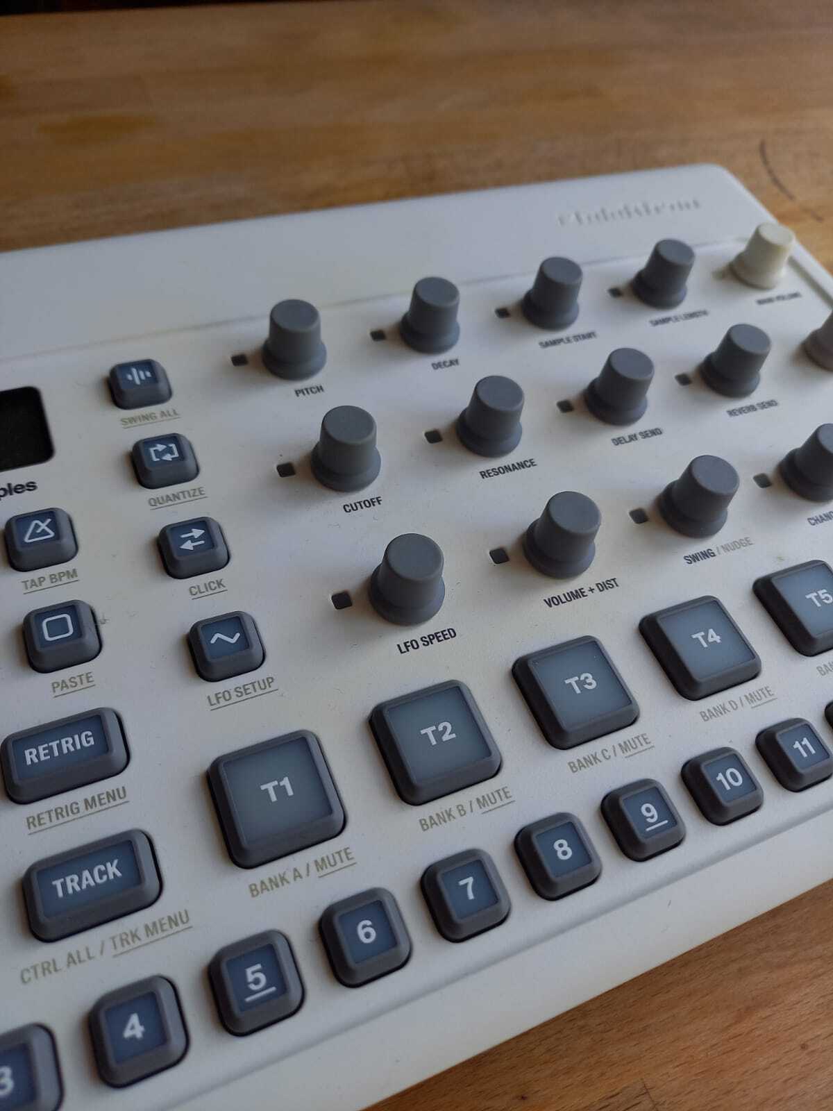 Elektron Model:Samples (18424)