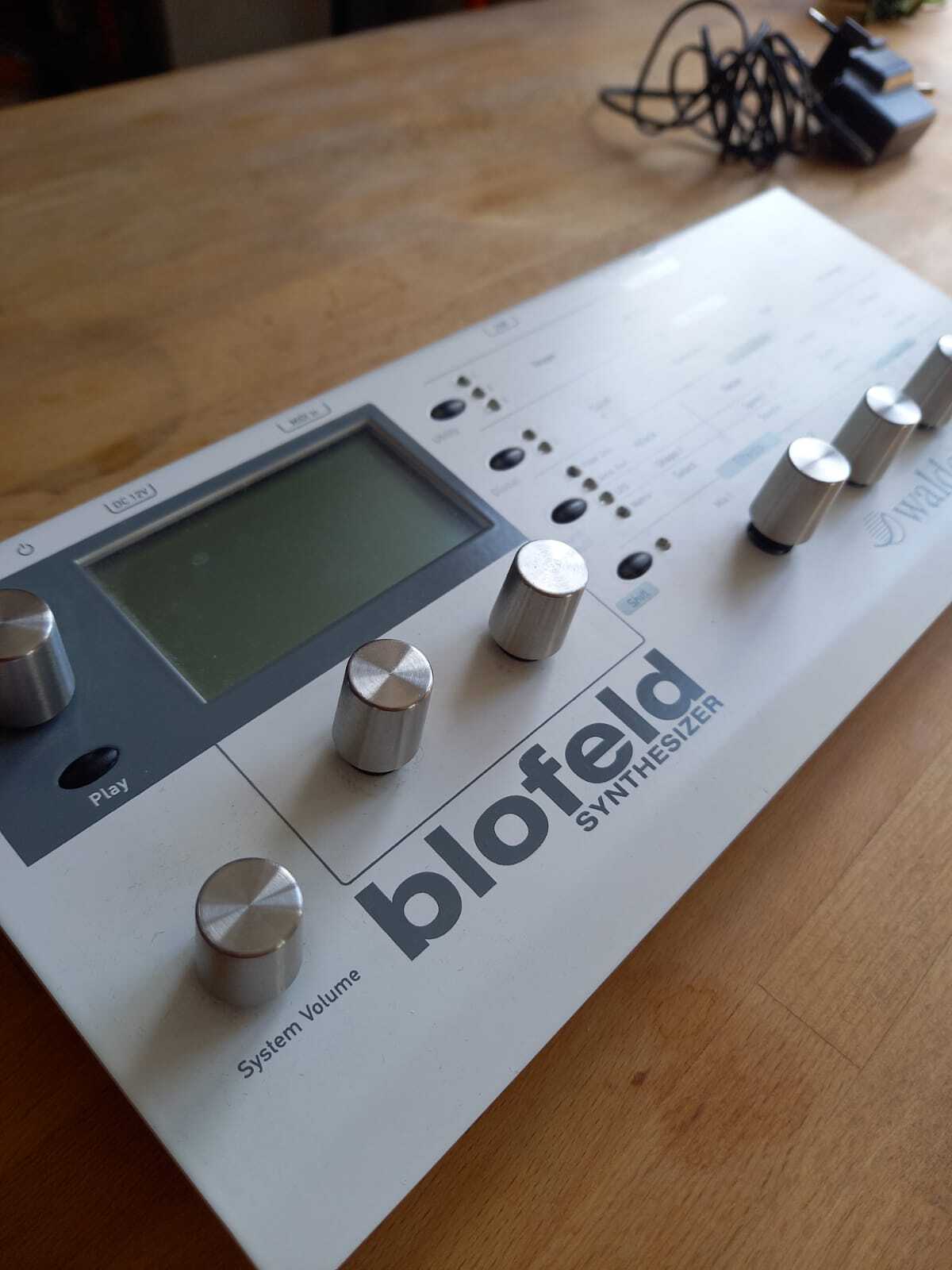 Vends synthé Blofeld (Waldorf)