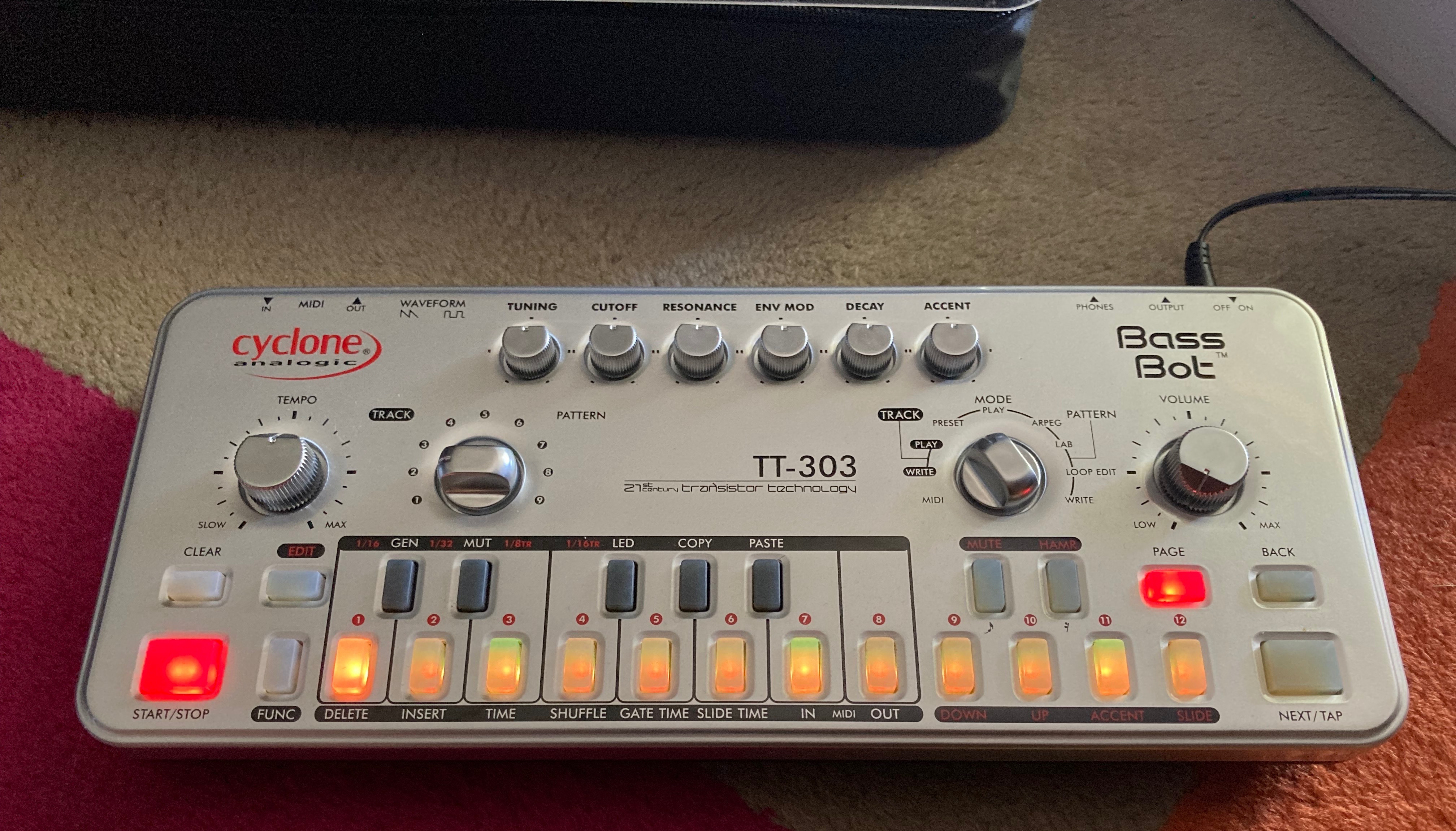 Cyclone Analogic Bass Bot TT-303 V2 (68228)
