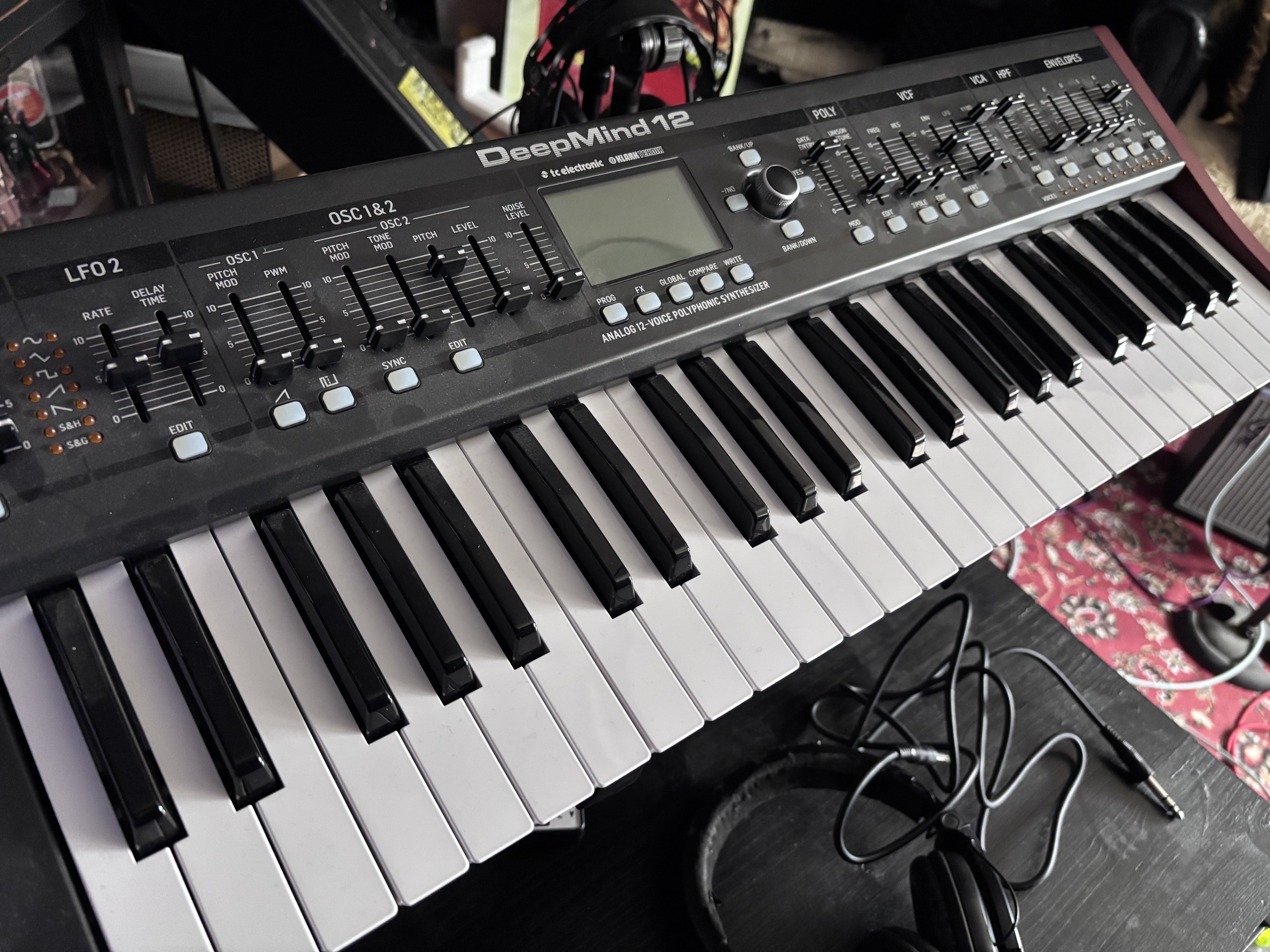 Behringer DeepMind 12