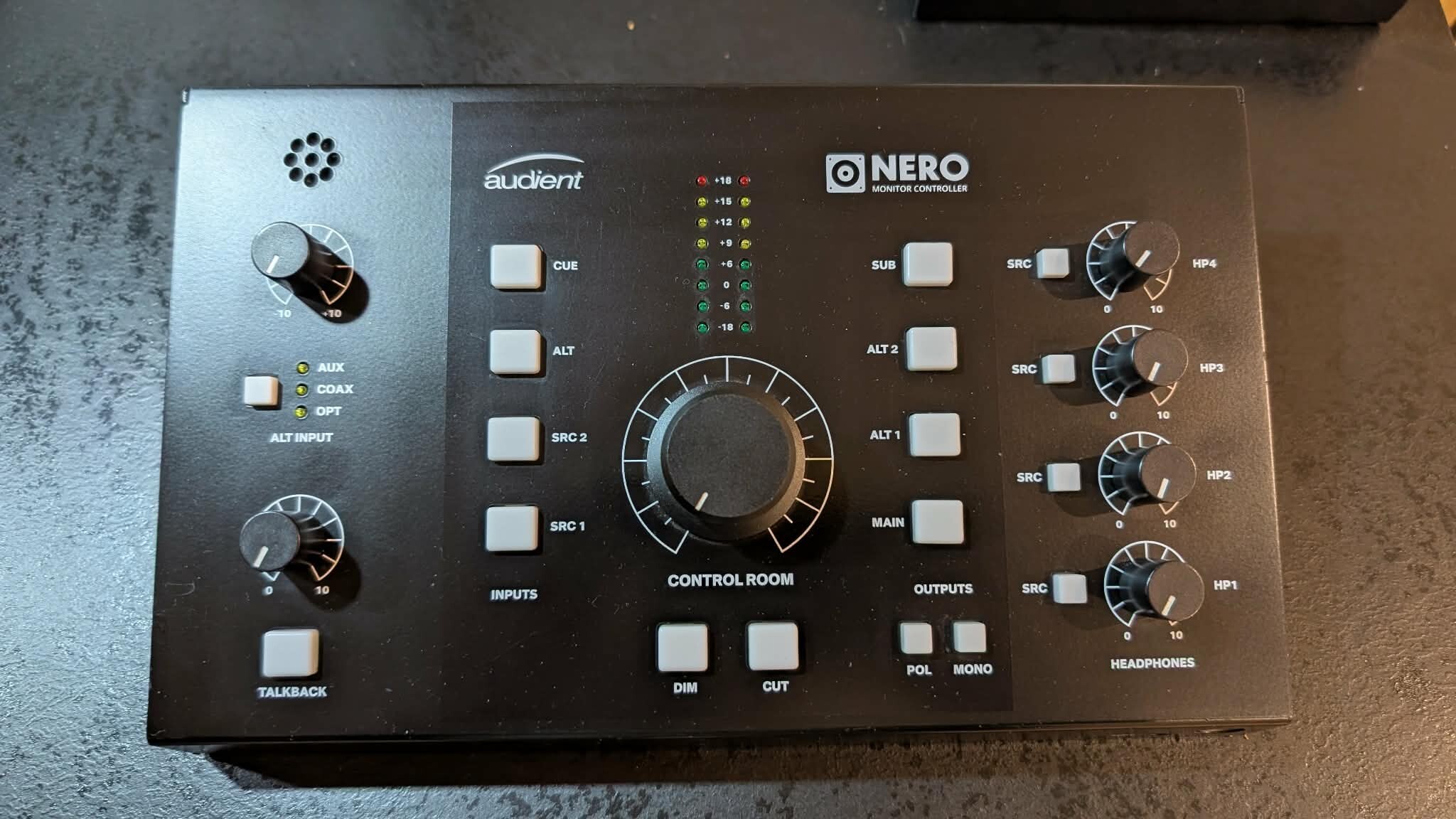 Vends Audient Nero Contrôleur de monitoring 