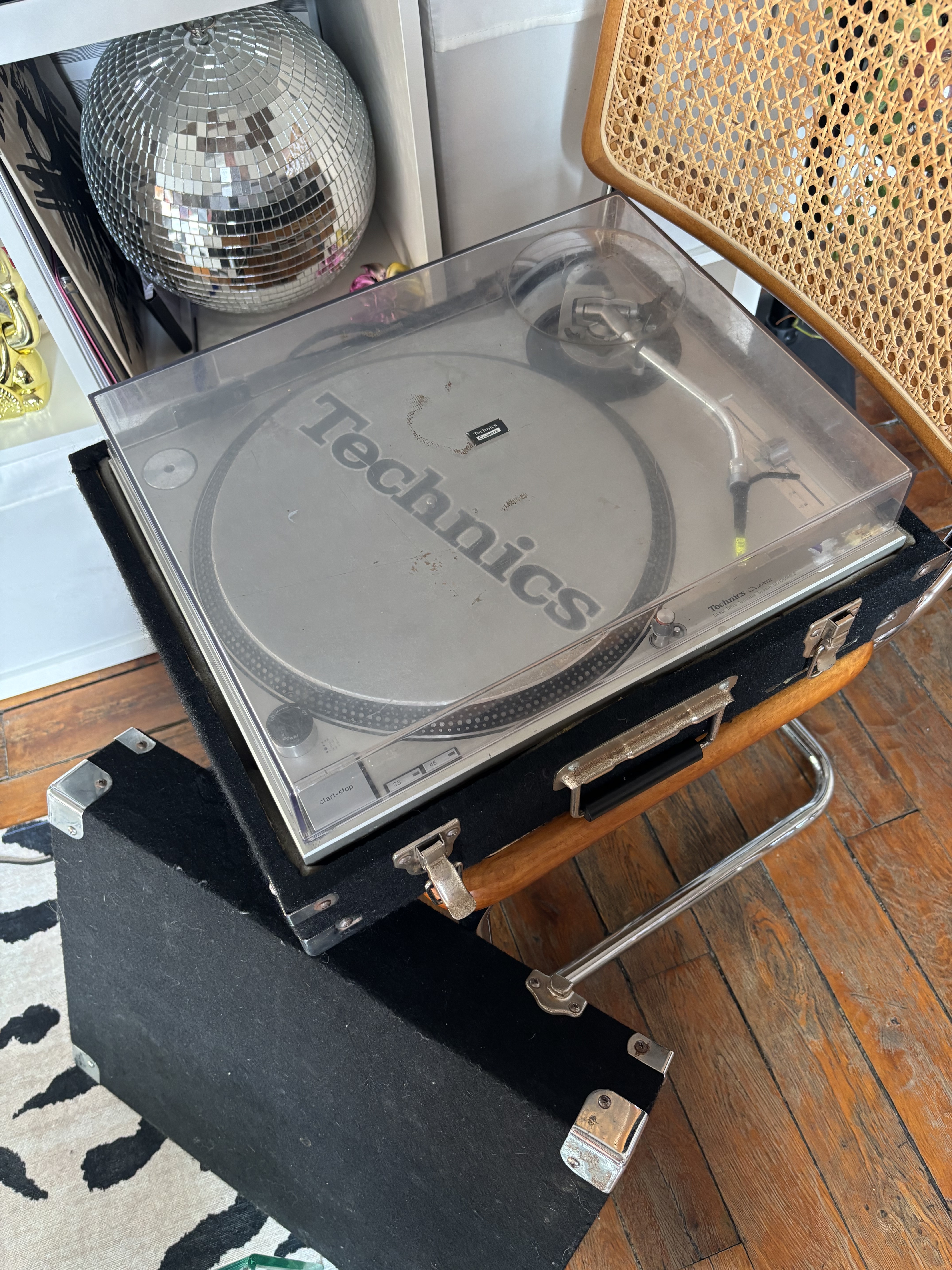 Technics SL1200 mk2 + cellule Ortofon Concorde