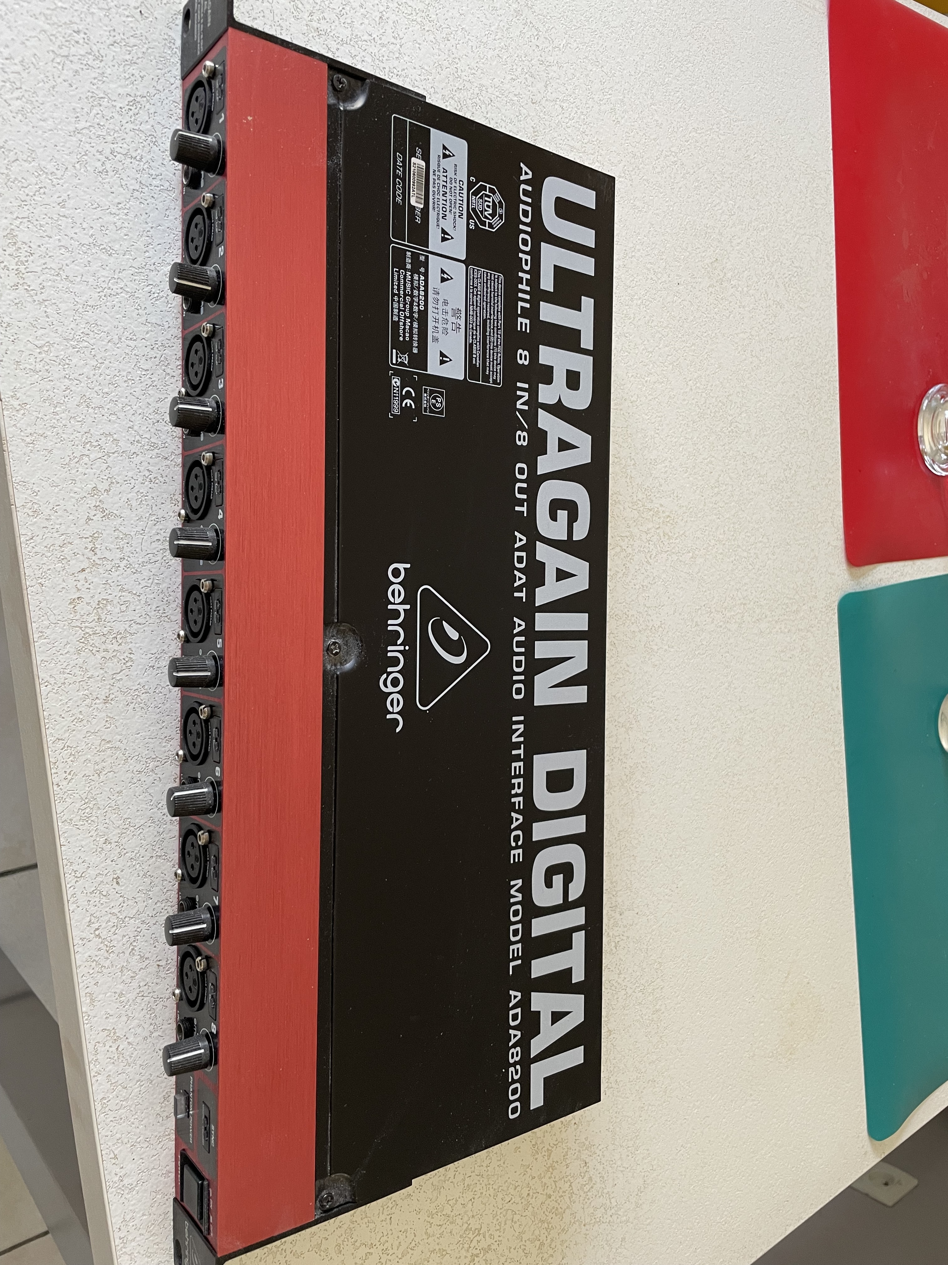 Behringer Ultragain Digital ADA8200