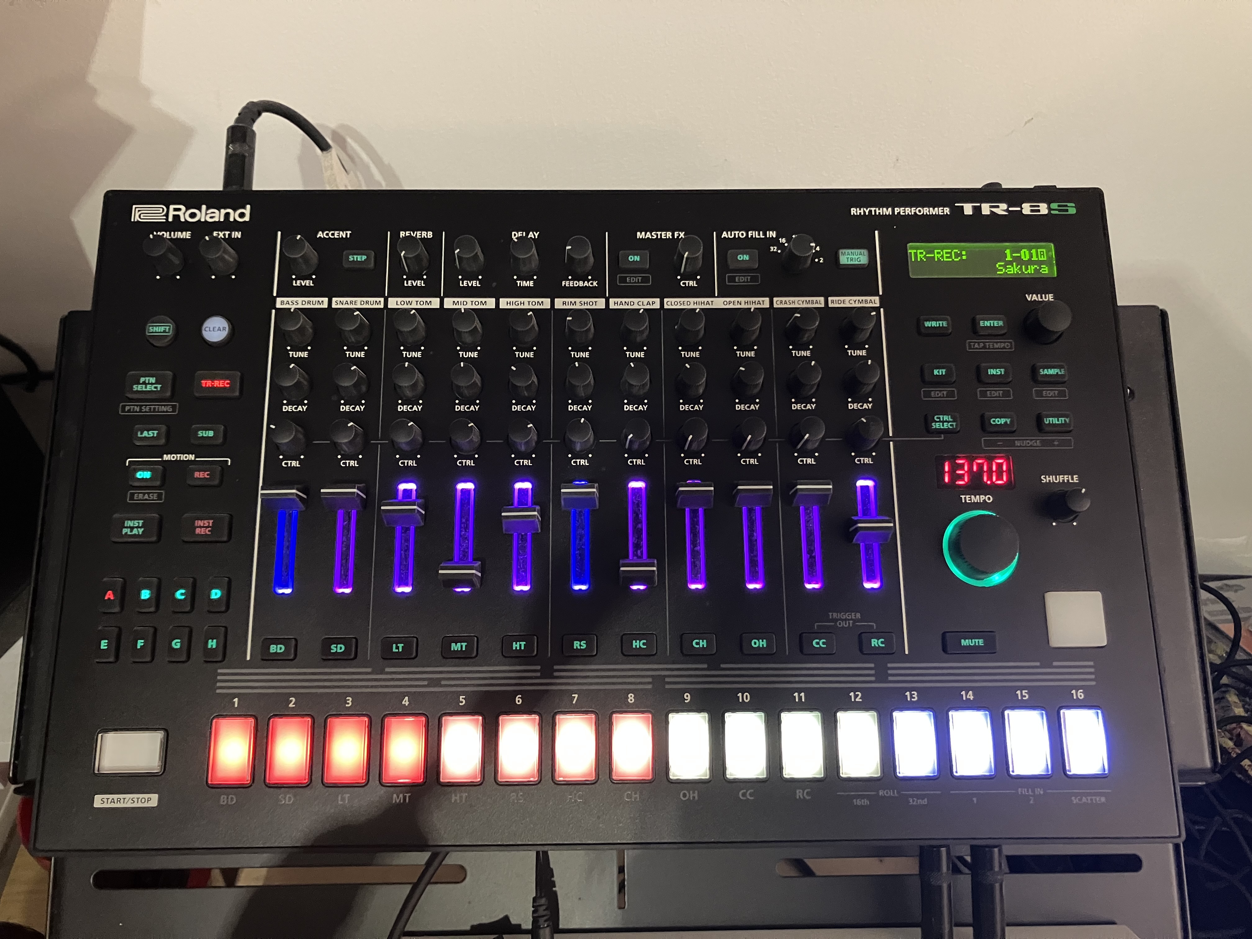 Boite à rythme Roland TR-8S
