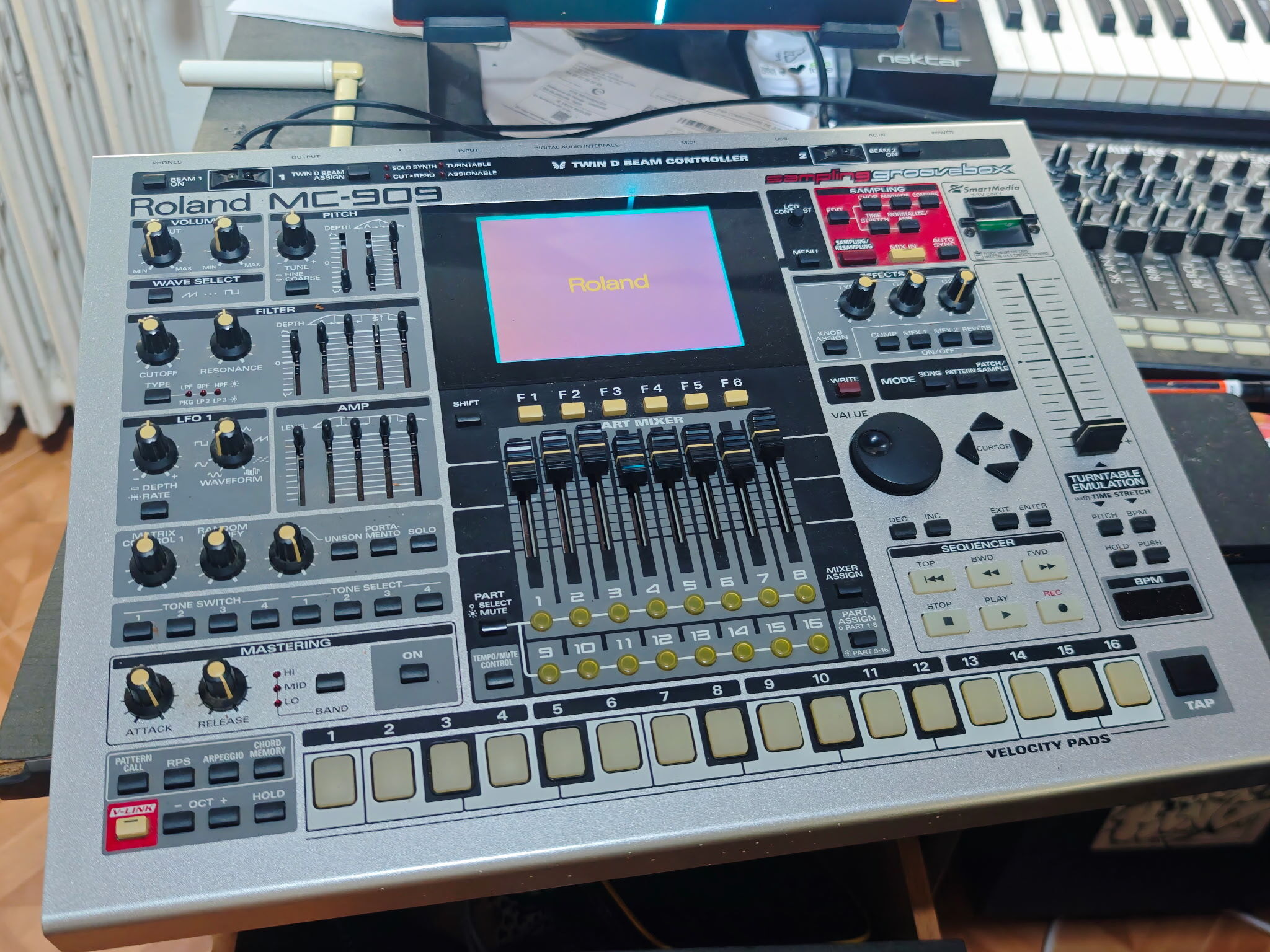 Roland mc909 avec notice fr 
