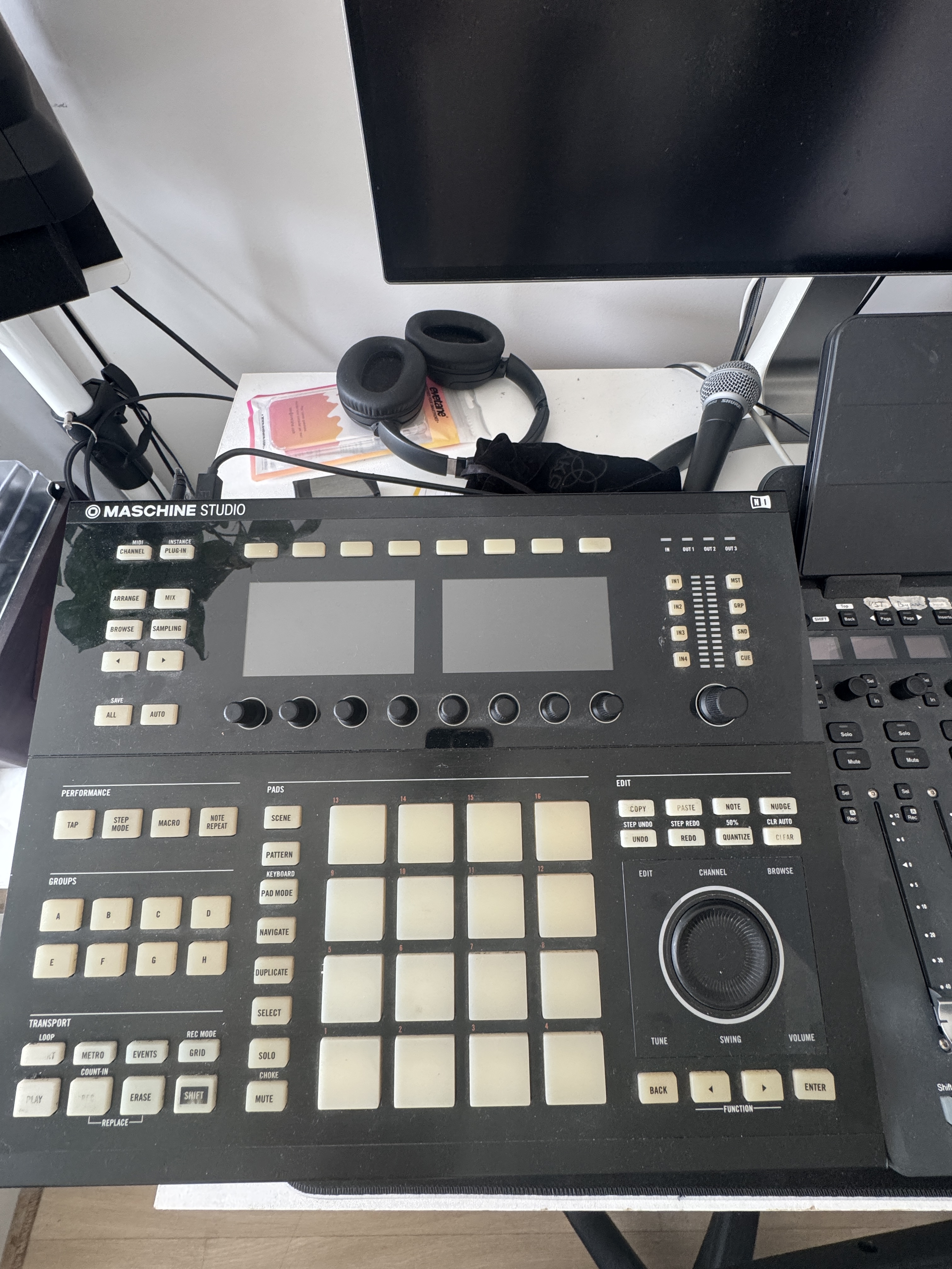 Native Instruments Maschine Studio (66882)