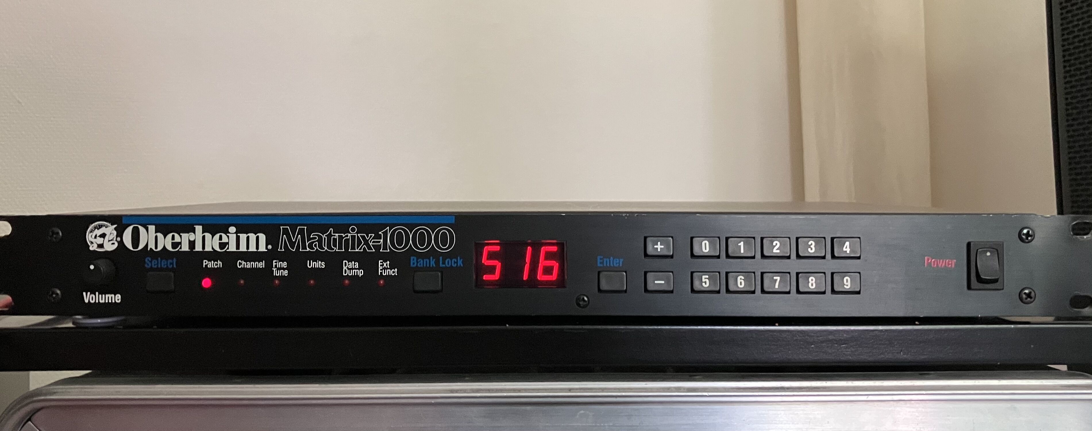 Vends Oberheim Matrix 1000