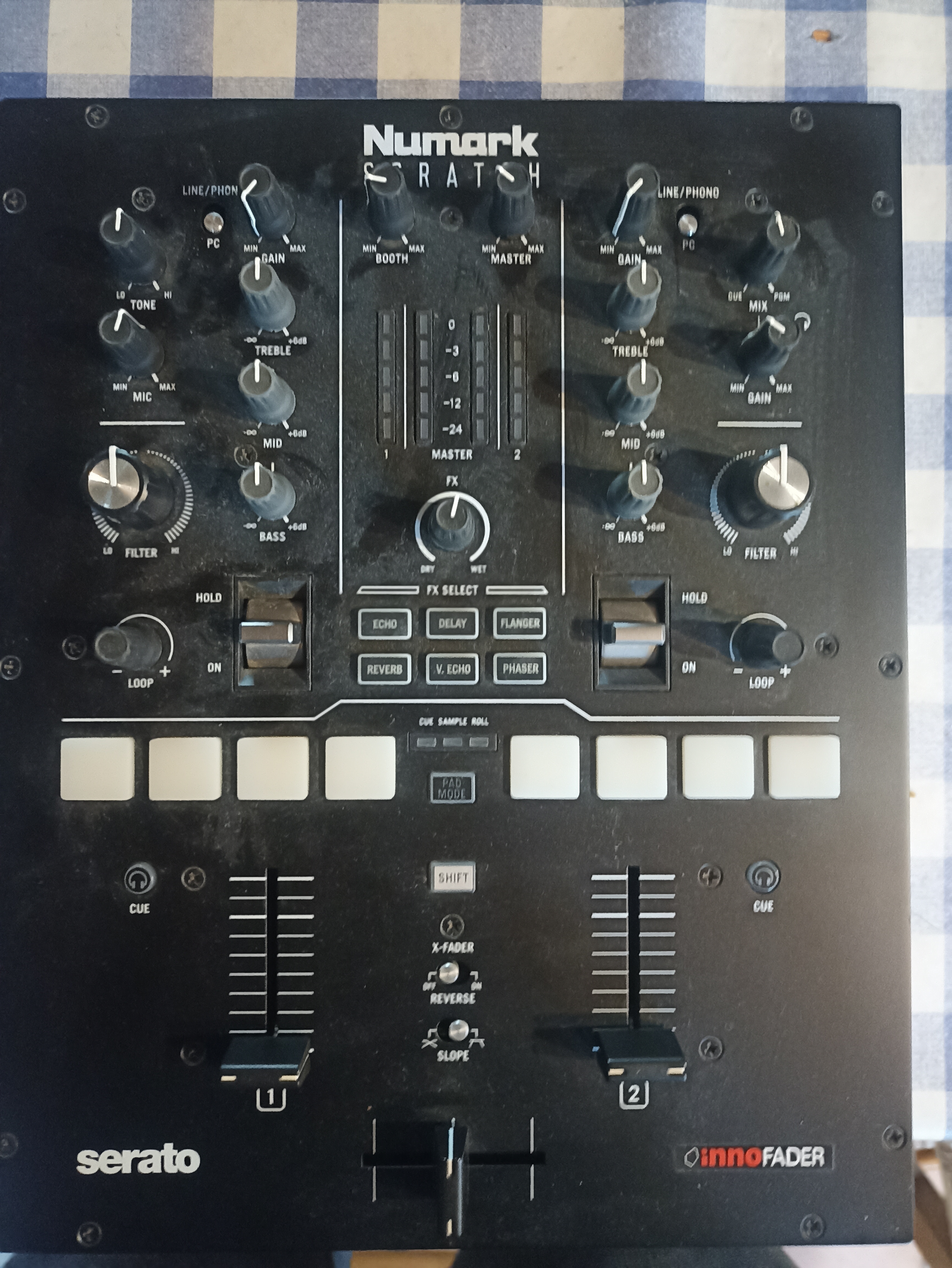 Je vends ma table de mixage numark scratch pour changement de projet 
