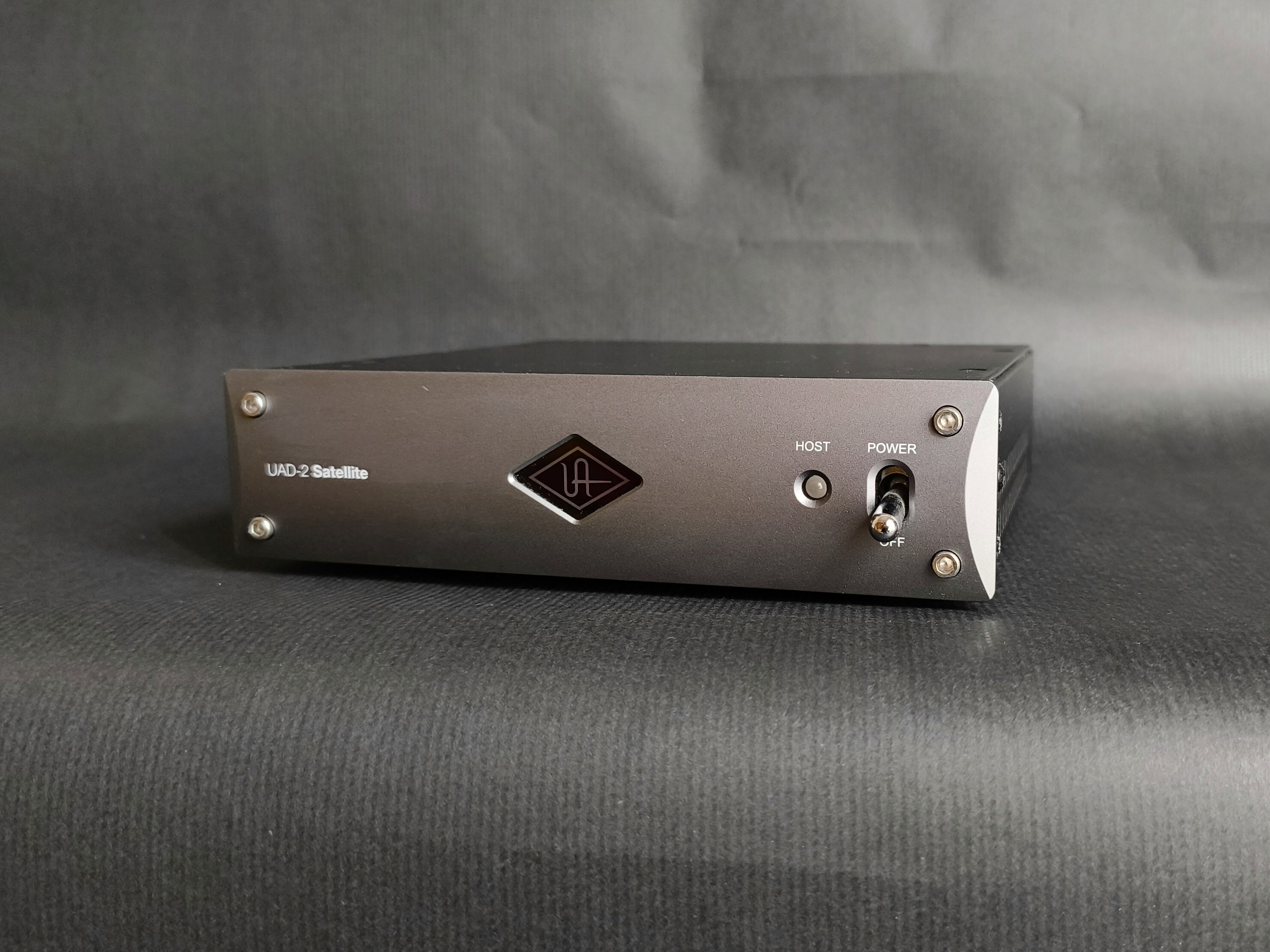 Universal Audio UAD-2 Satellite Thunderbolt 3 - OCTO Core (41953)