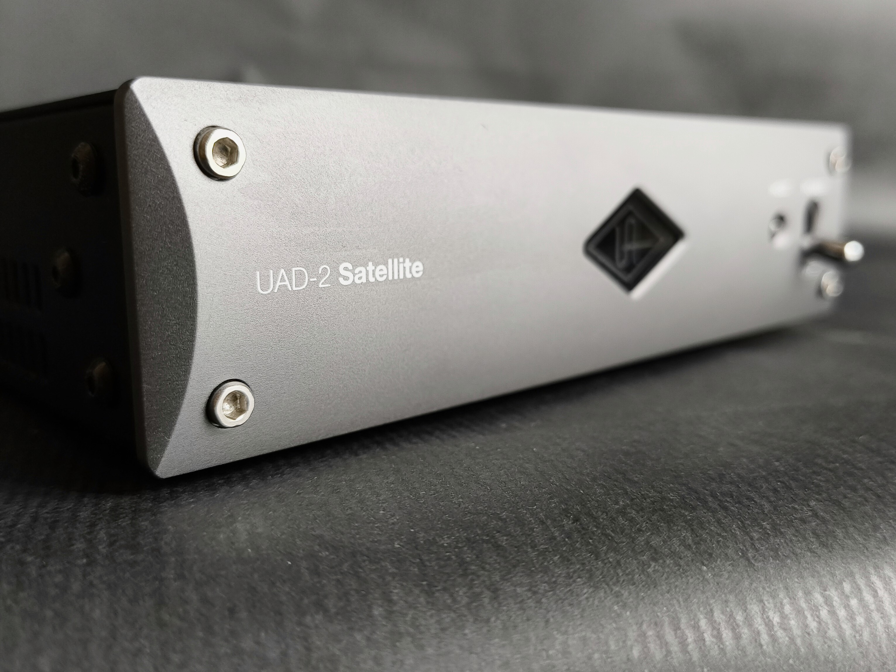 Universal Audio UAD-2 Satellite Thunderbolt 3 - OCTO Core (20418)