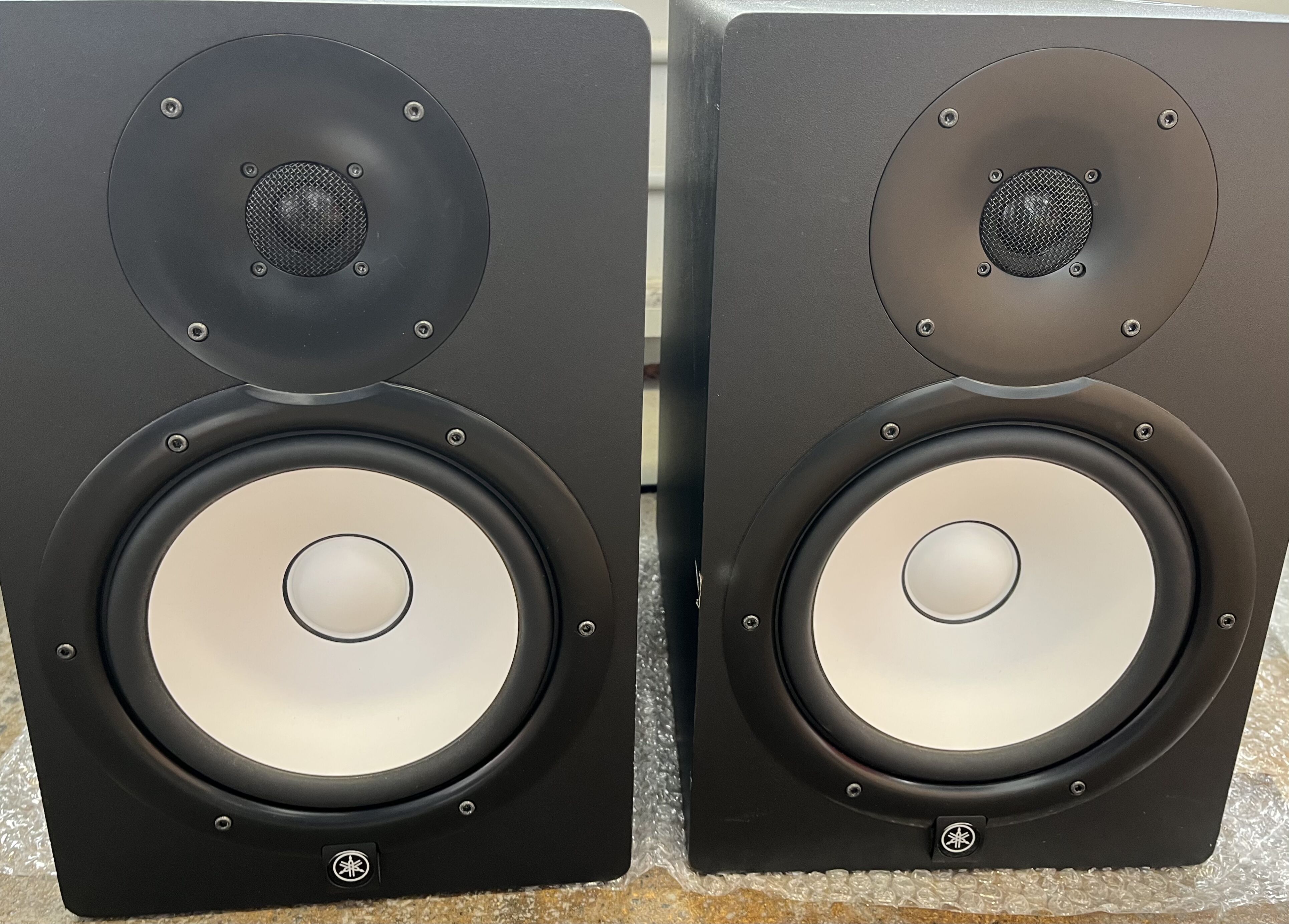 YAMAHA  HS8
