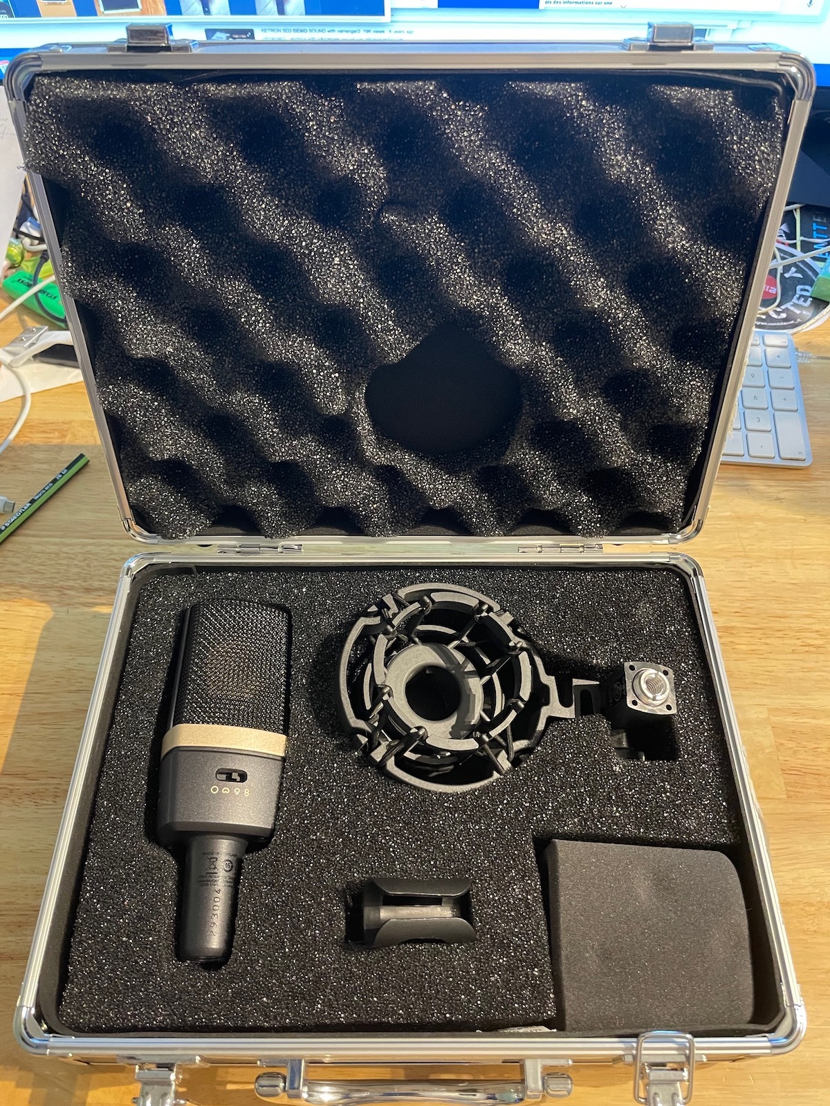 Micro AKG c314