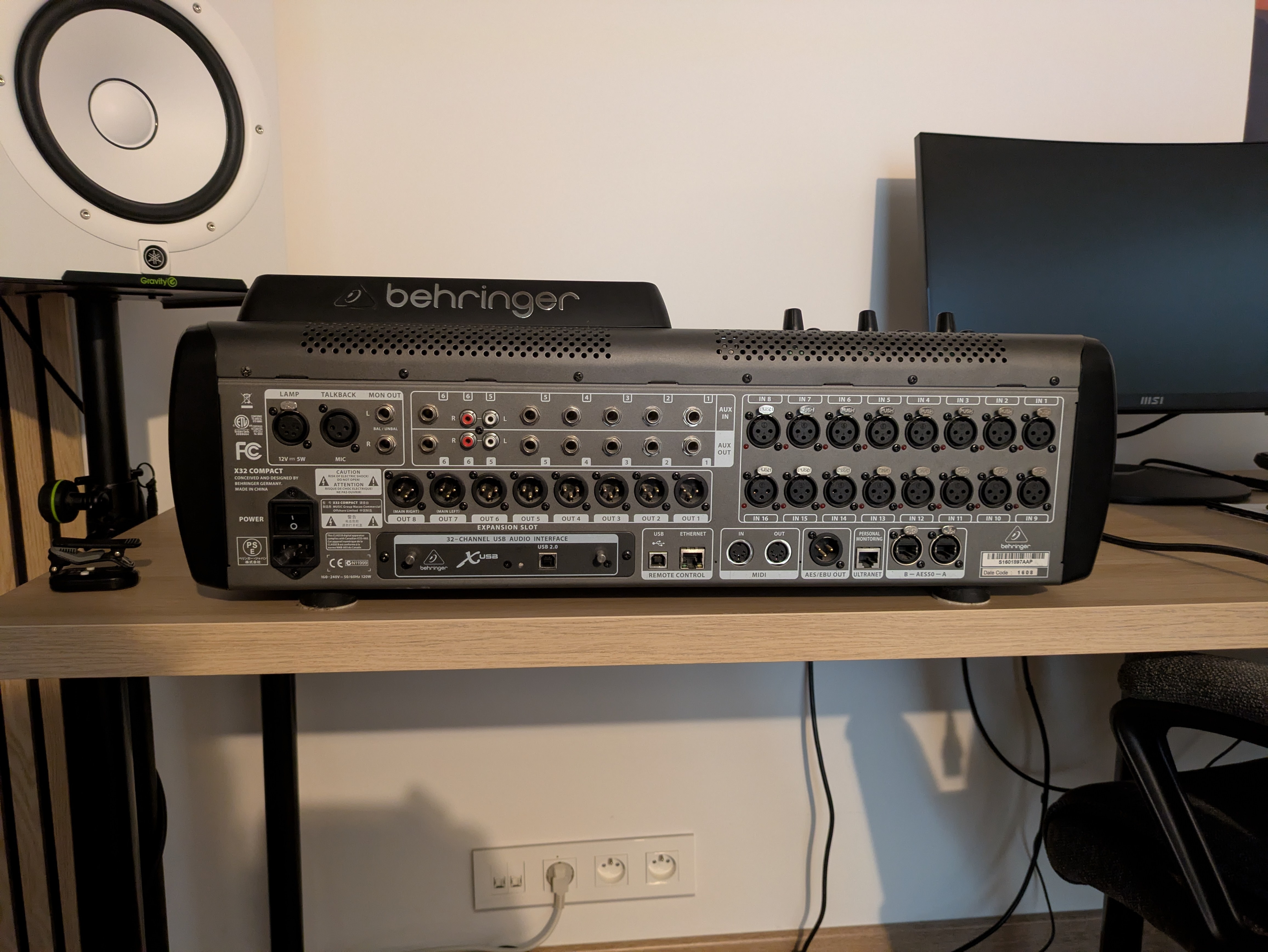 Behringer X32 Compact (40715)