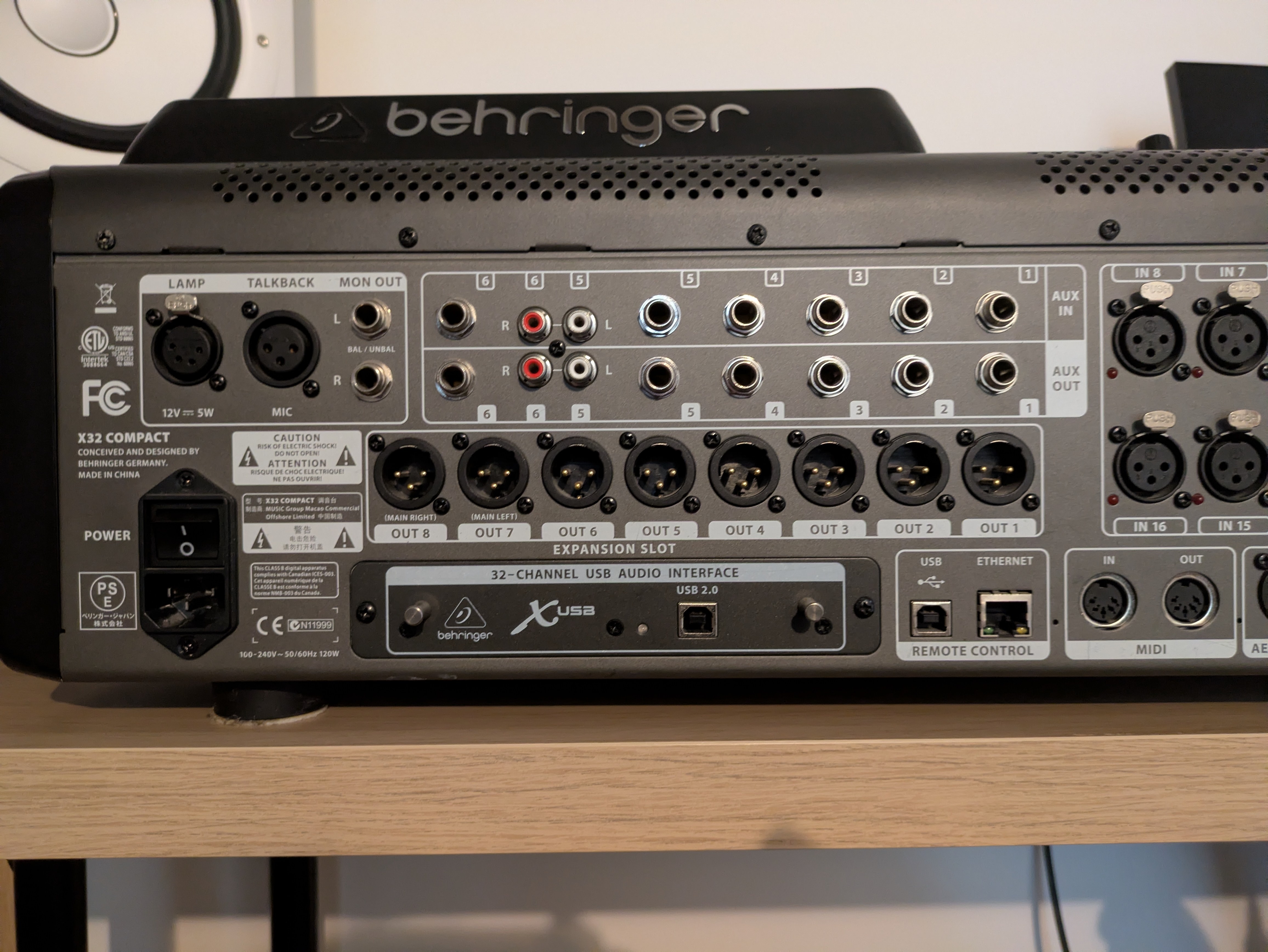 Behringer X32 Compact (84481)