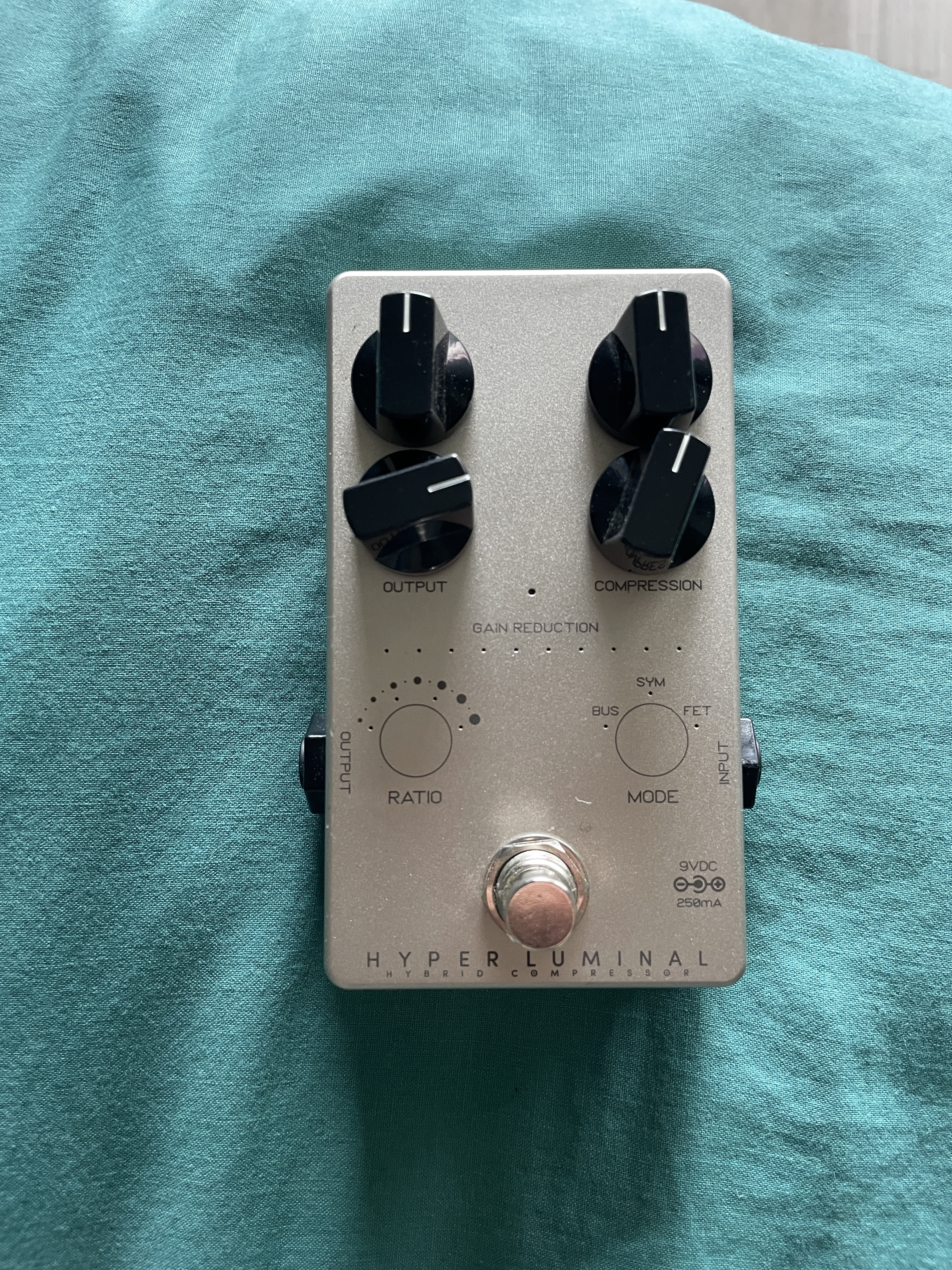 Vends Darkglass Electronics Hyper Luminal