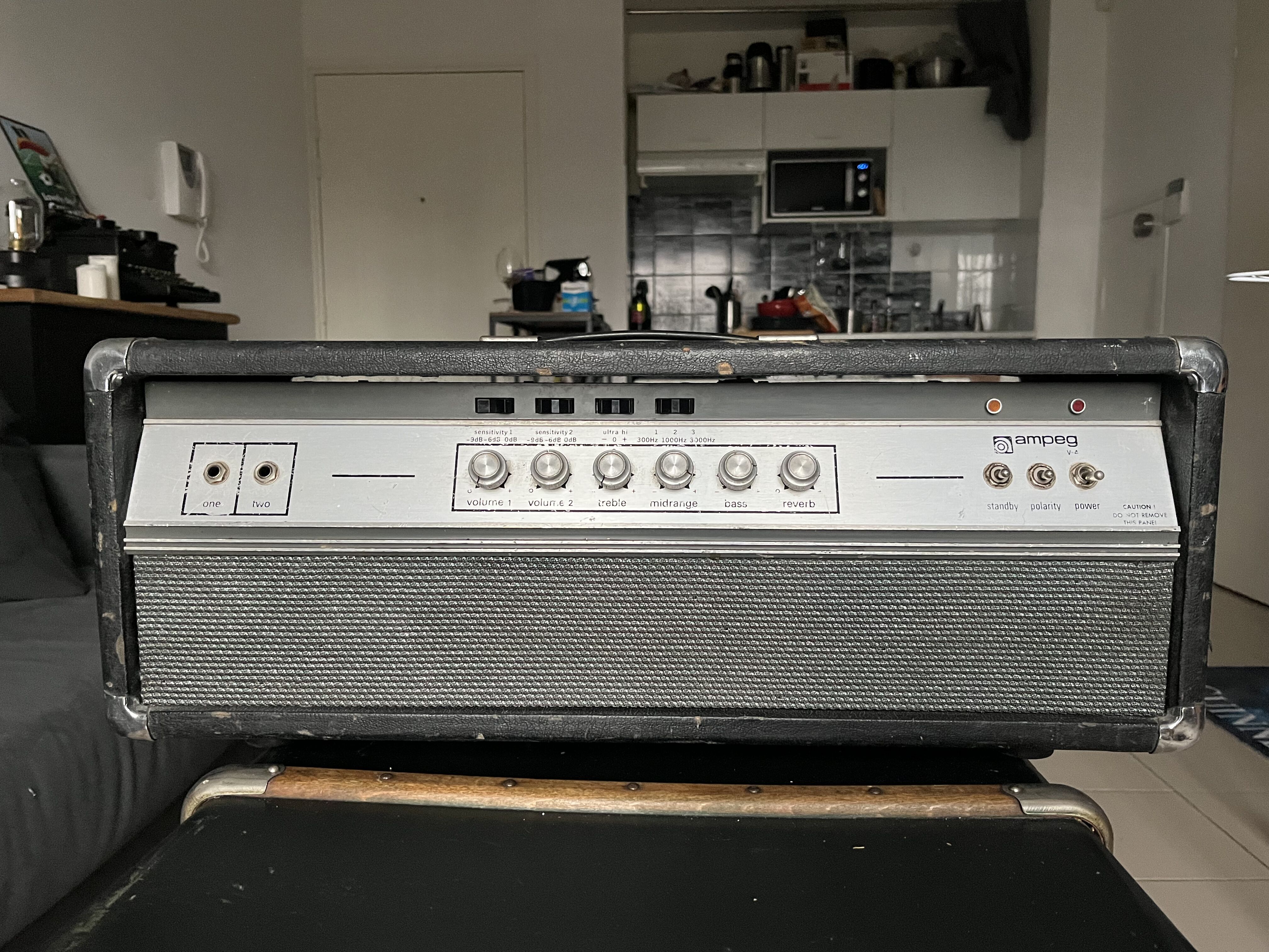 Ampeg V4 