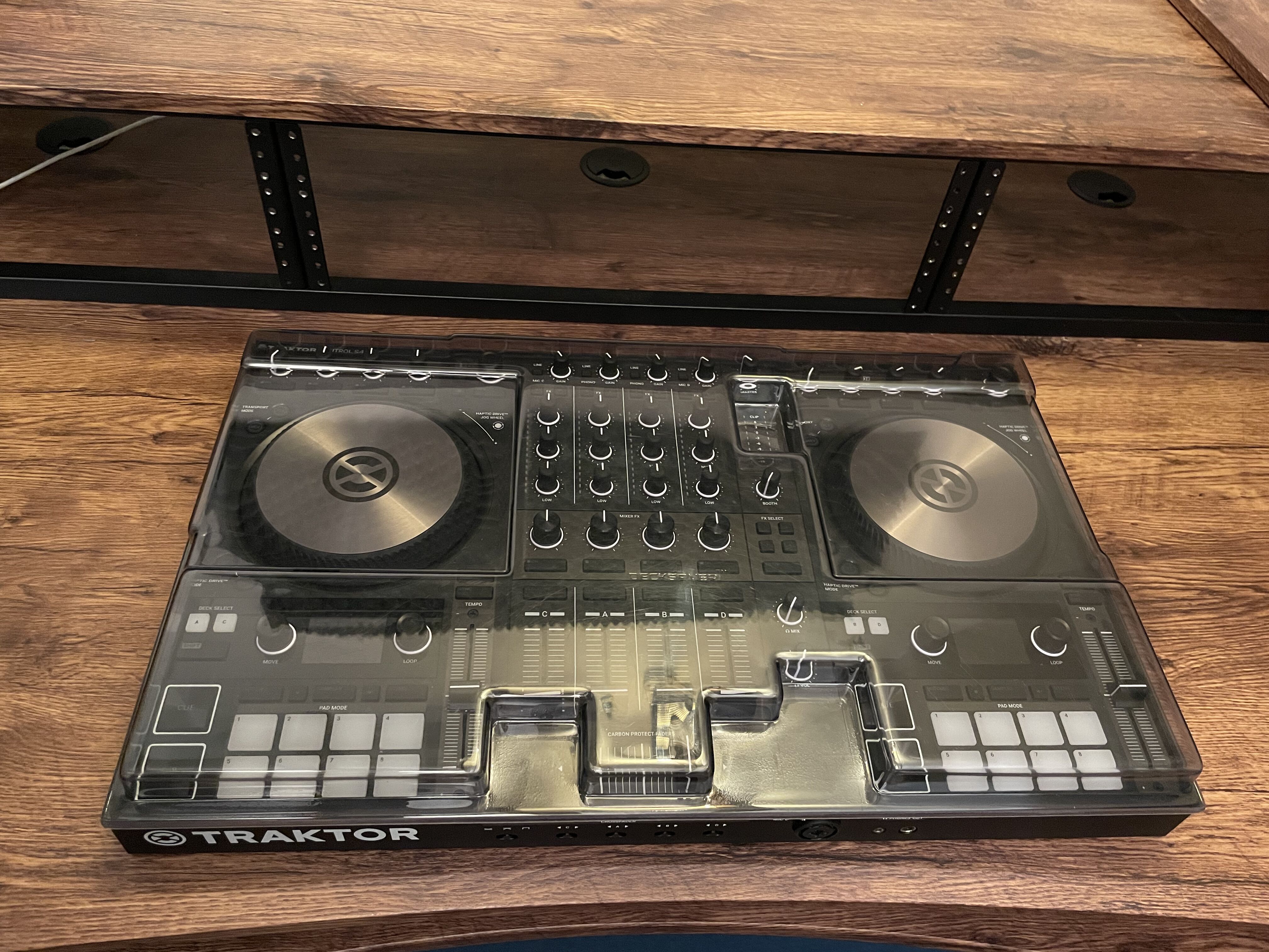 Native Instruments Traktor Kontrol S4 mk3 (39663)