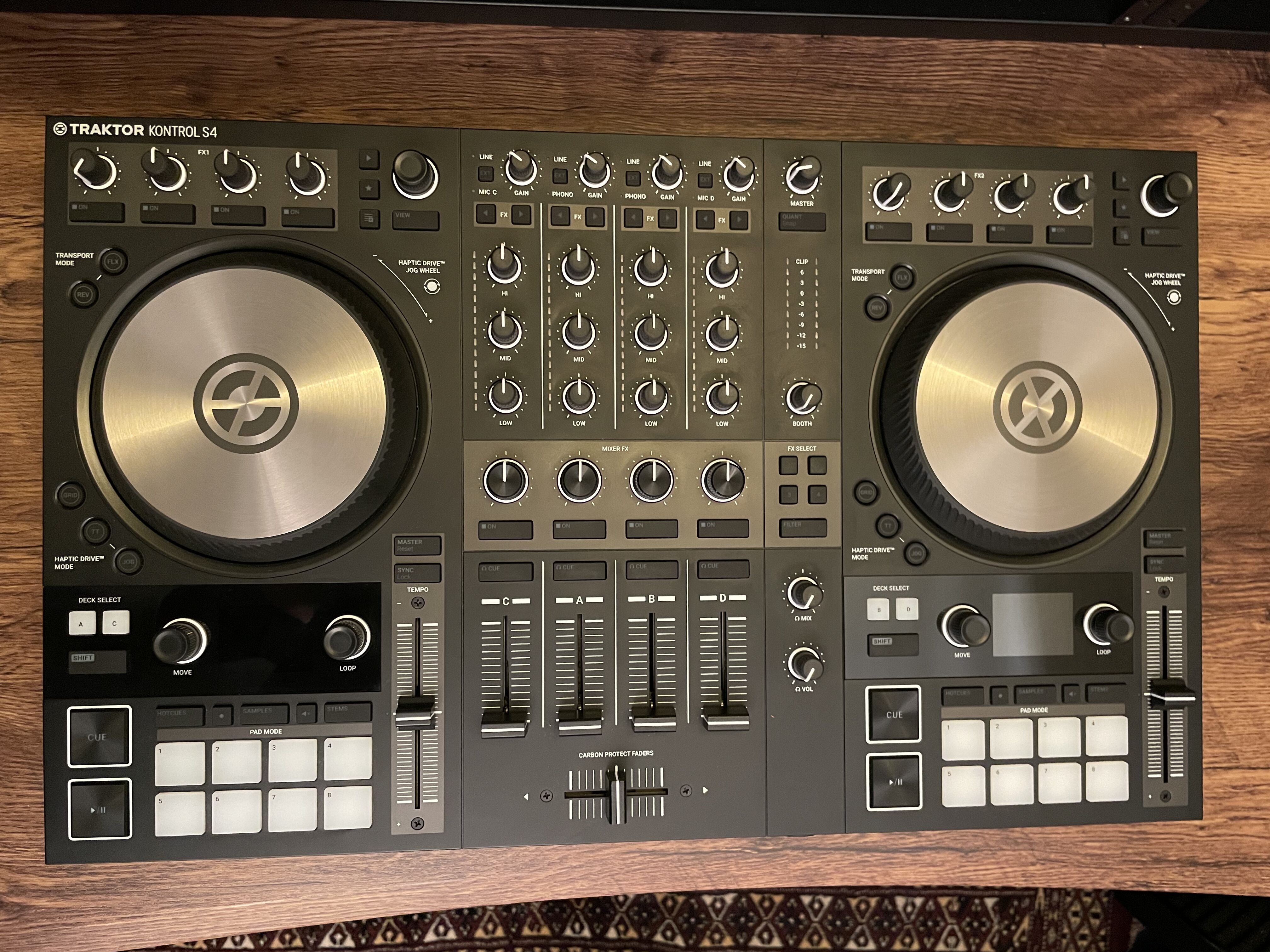 Native Instruments Traktor Kontrol S4 mk3 (16688)