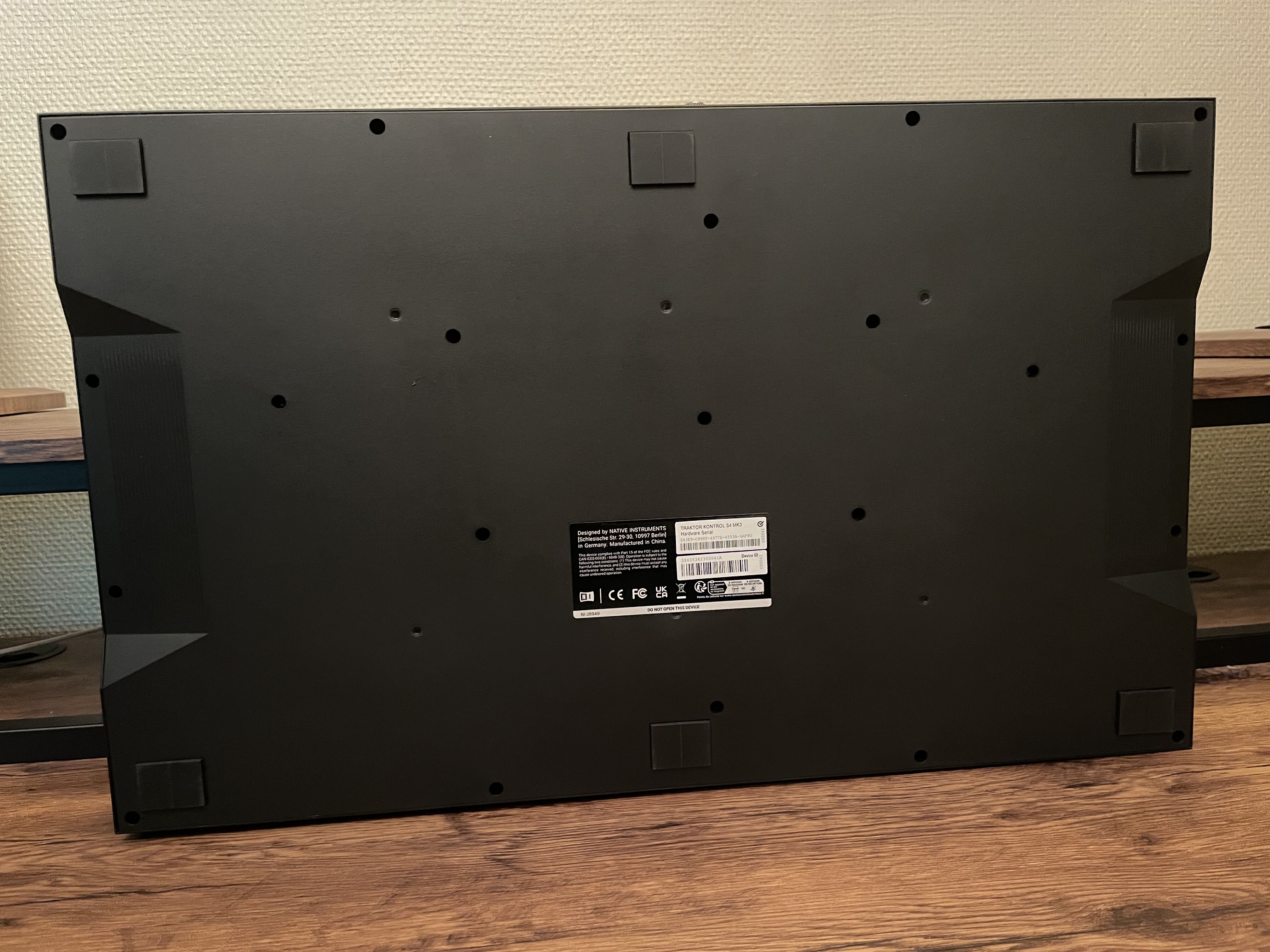 Native Instruments Traktor Kontrol S4 mk3 (55495)