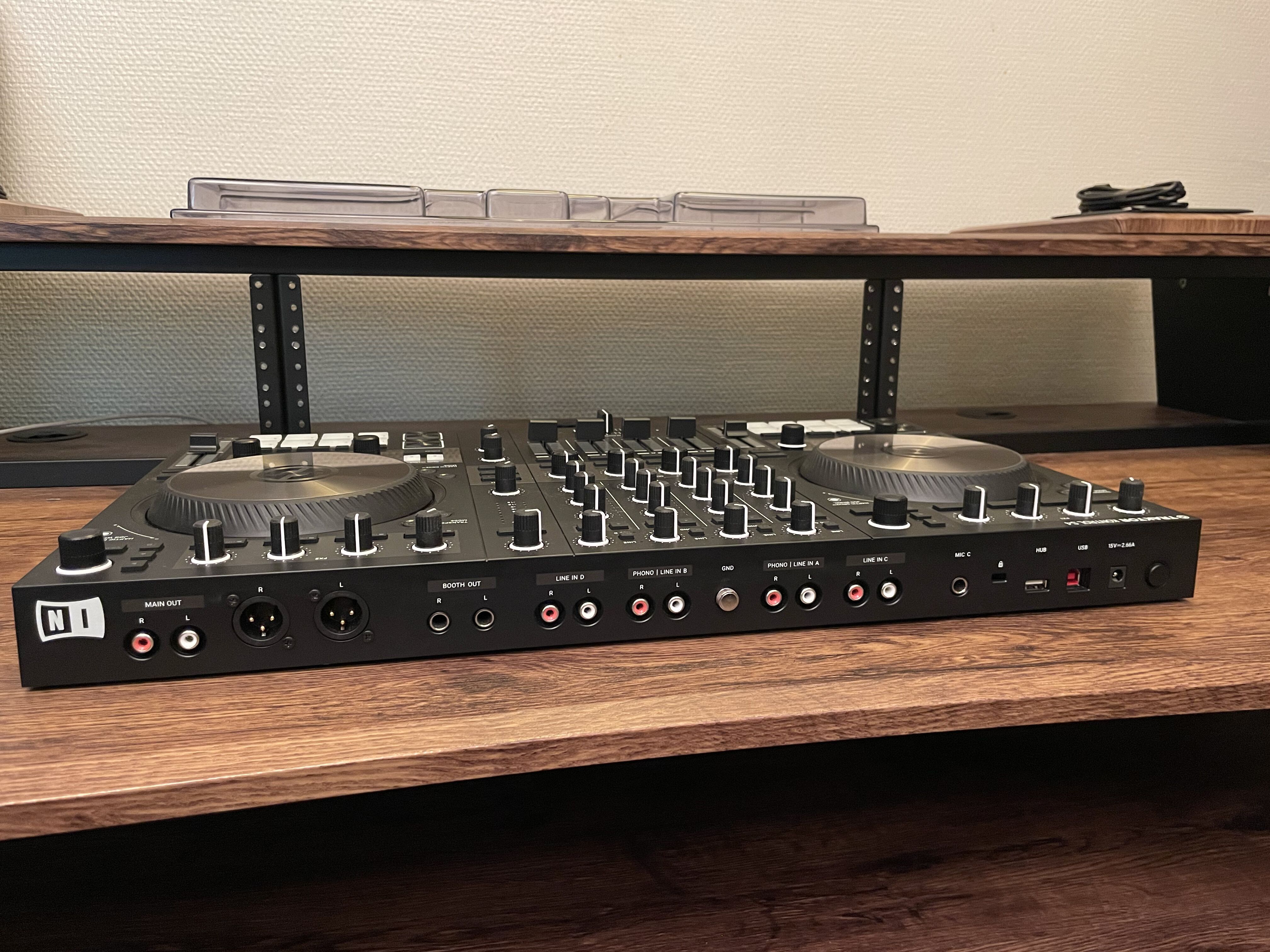 Native Instruments Traktor Kontrol S4 mk3 (96413)